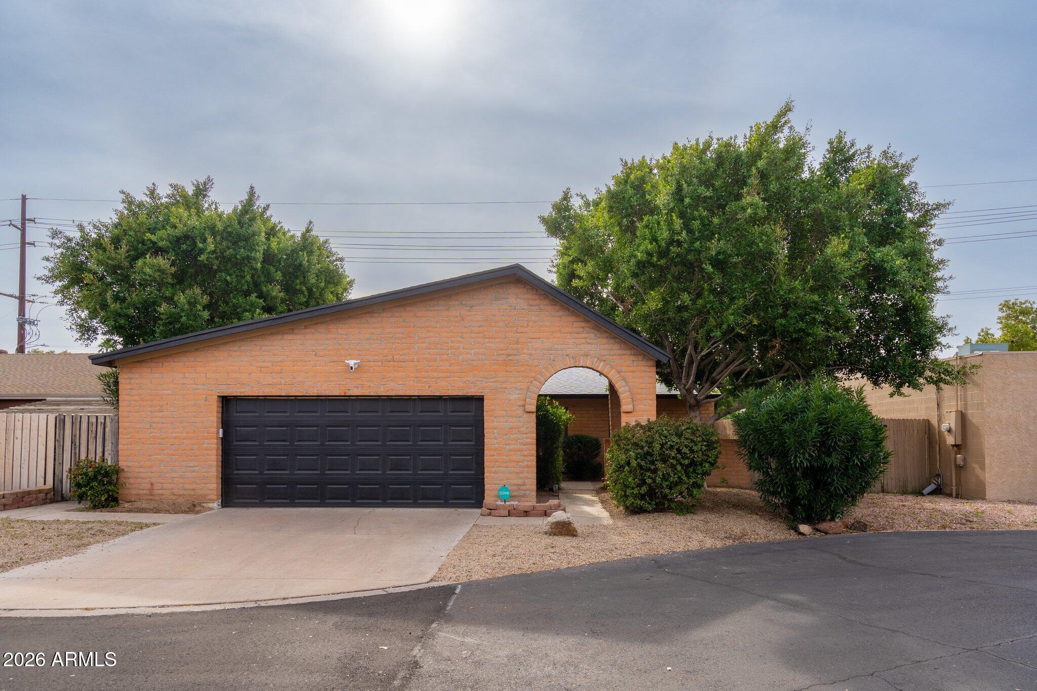 4035 W LOMA Lane, Phoenix, AZ 85051