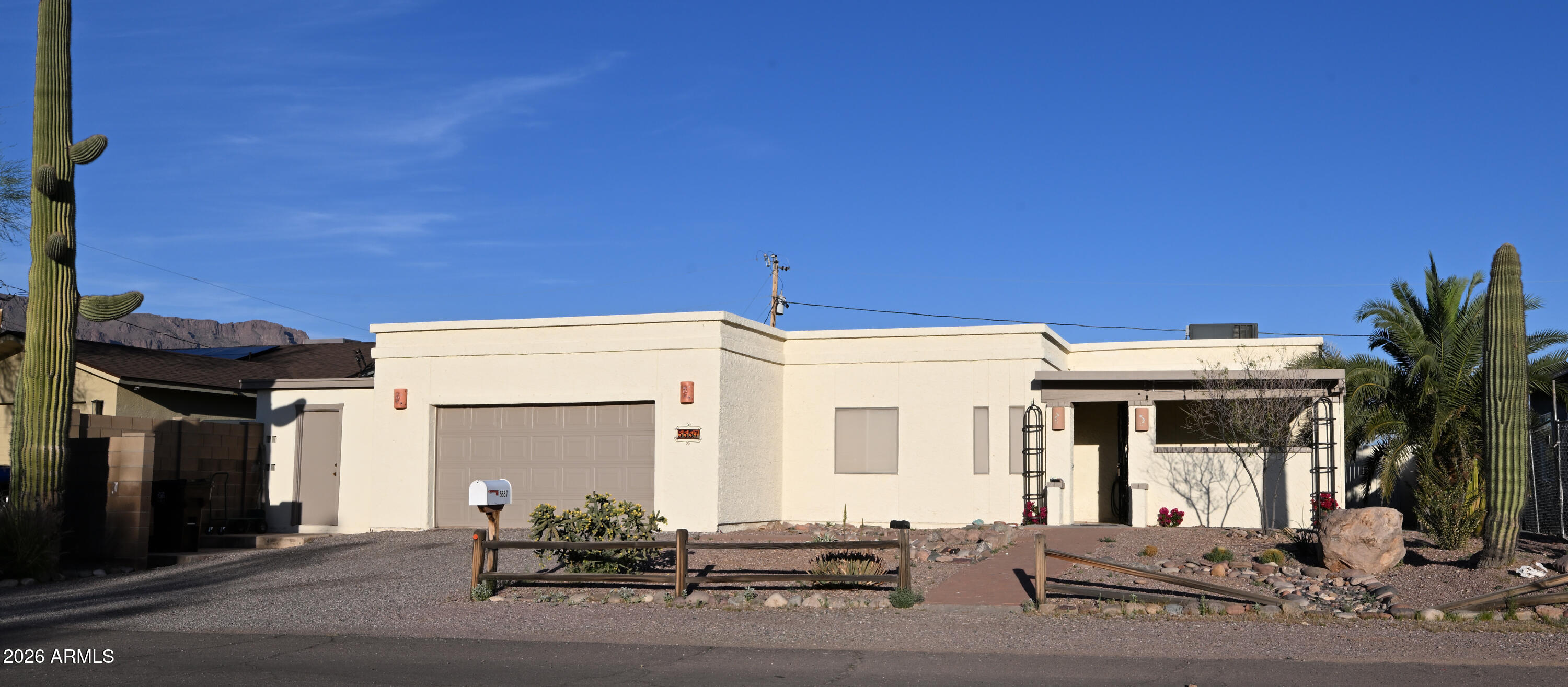 5557 S ALAMEDA Road, Gold Canyon, AZ 85118