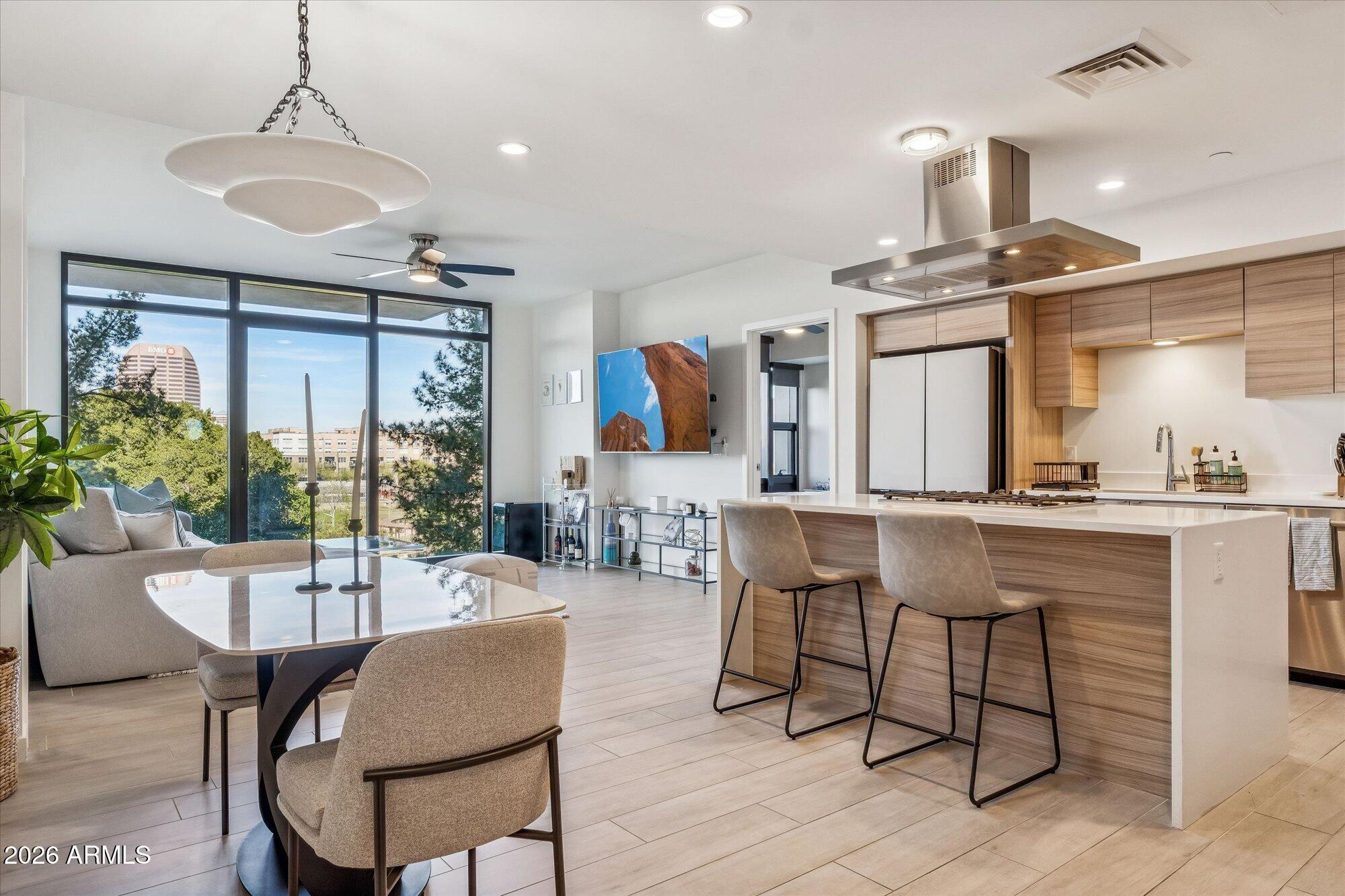 200 W PORTLAND Street 416, Phoenix, AZ 85003