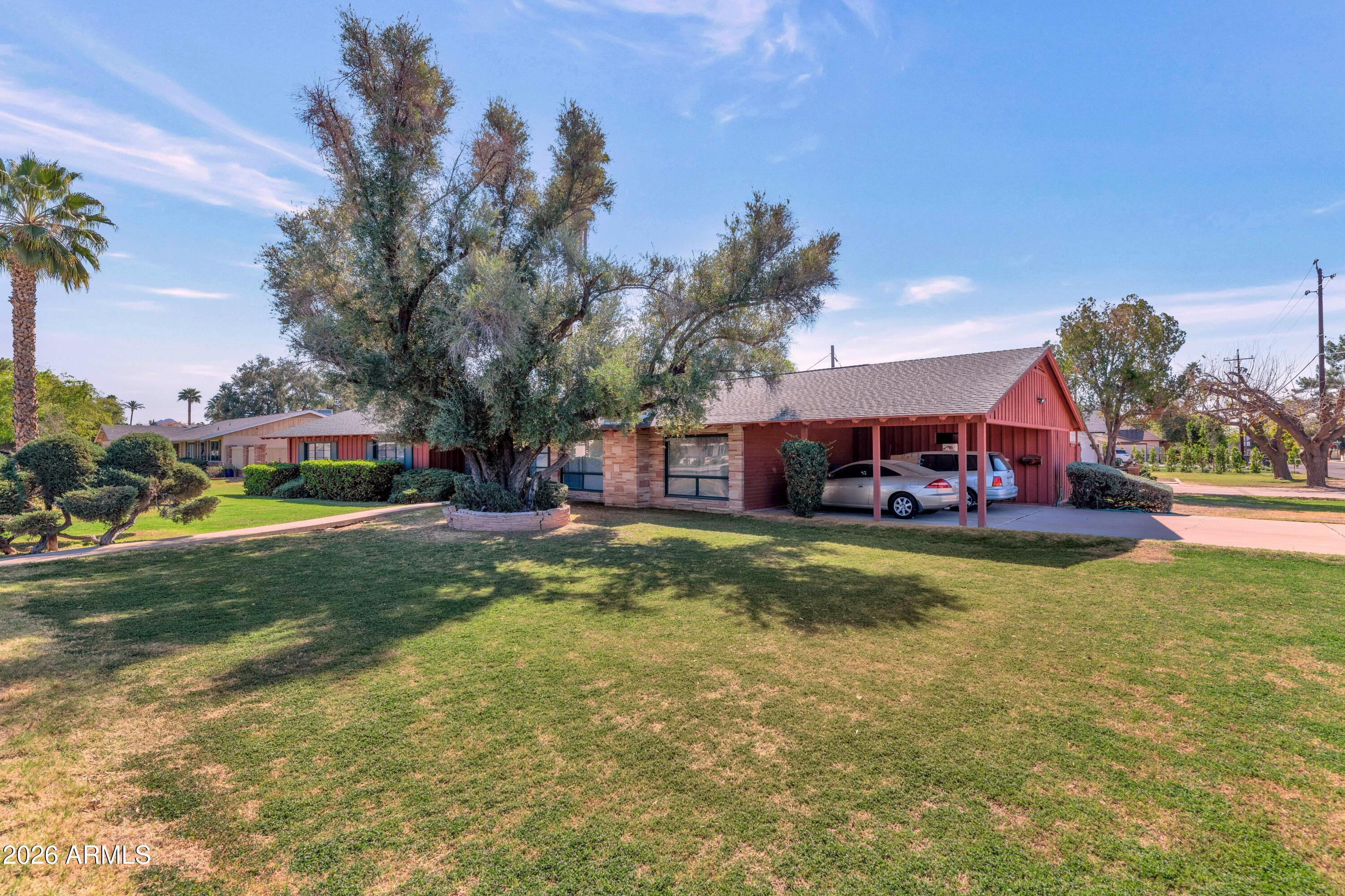 301 E Mclellan Boulevard, Phoenix, AZ 85012