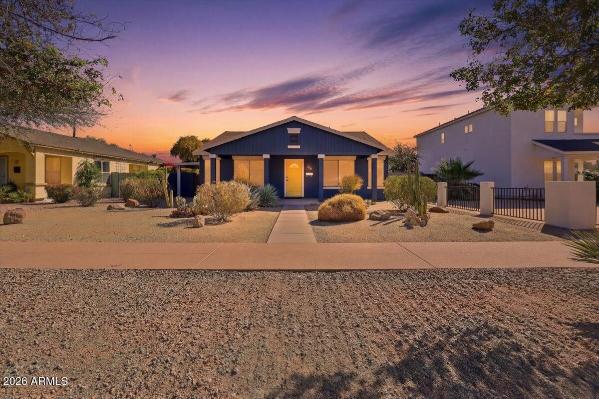 621 N 11th Avenue, Phoenix, AZ 85007 — Photo 1 of 39