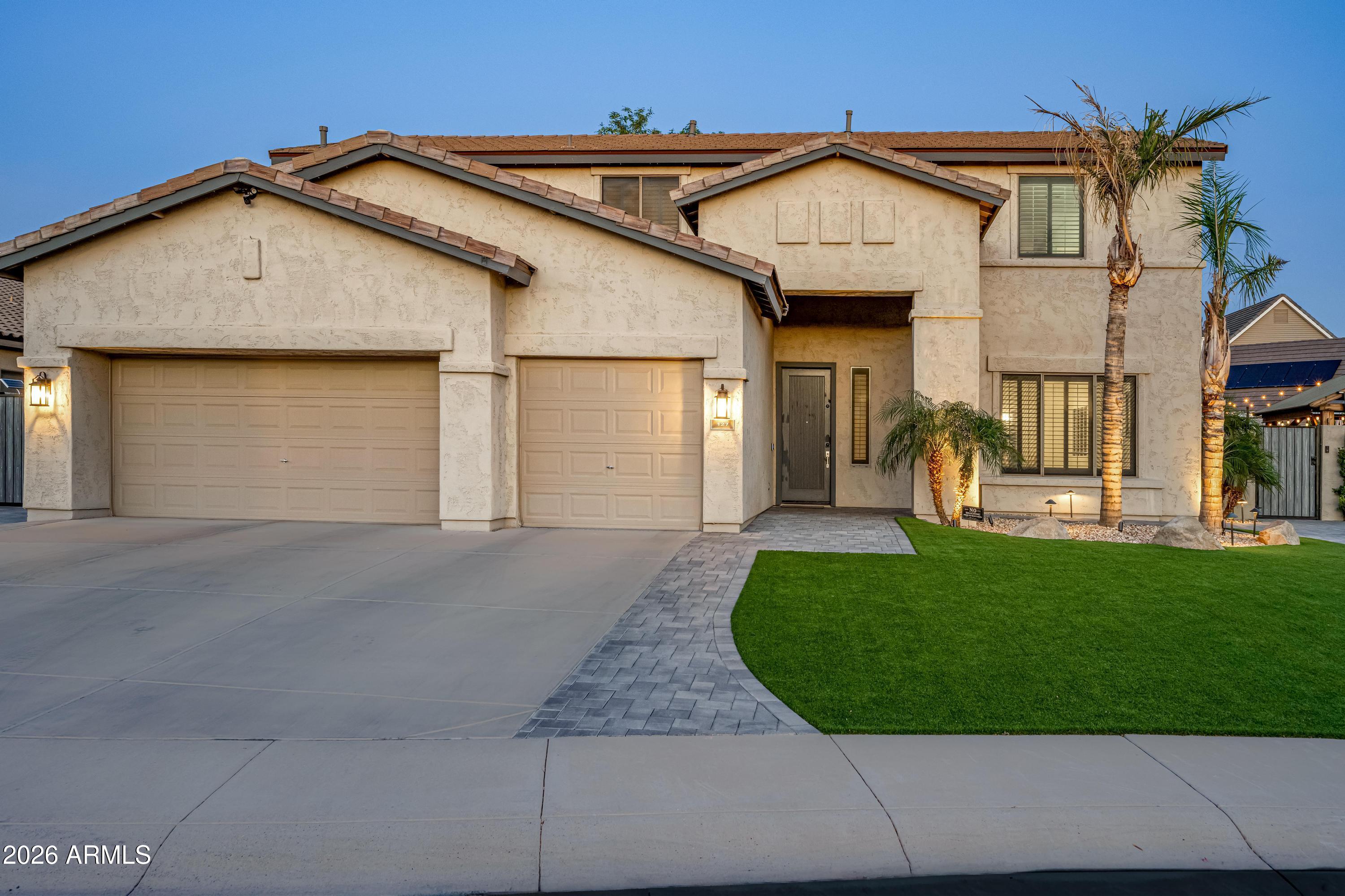 127 N DATE PALM Drive, Gilbert, AZ 85234