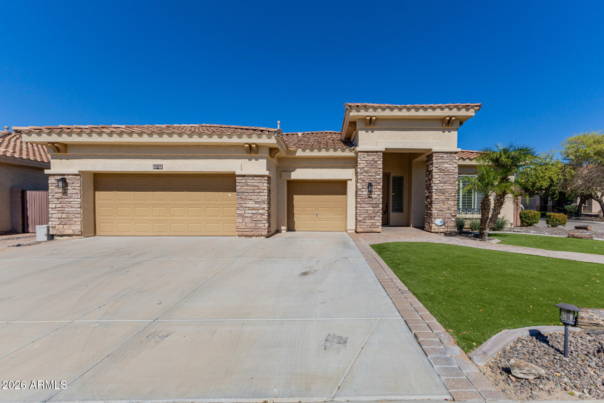 2324 W BLAYLOCK Drive, Phoenix, AZ 85085