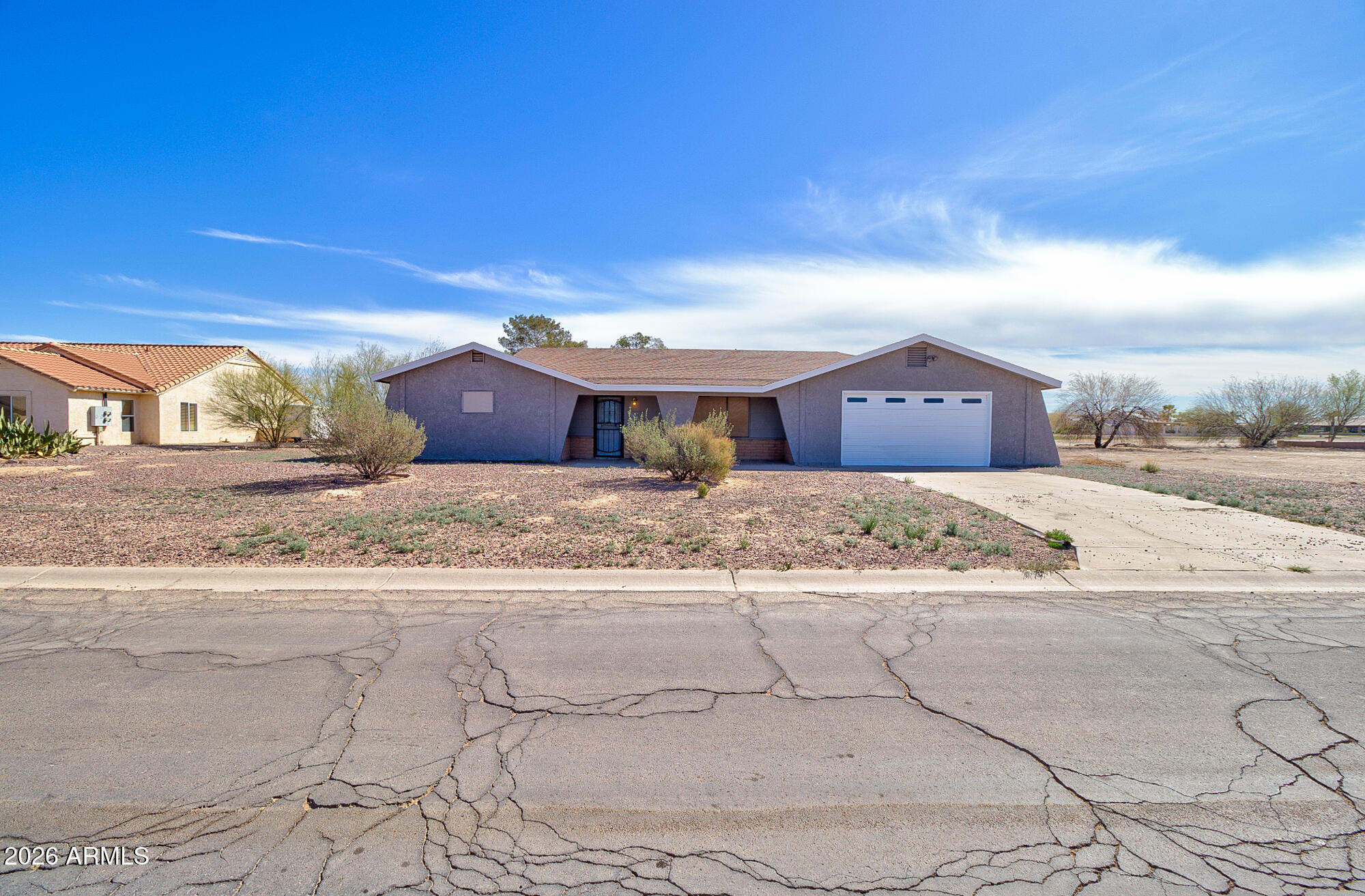 15047 S MOON VALLEY Road, Arizona City, AZ 85123
