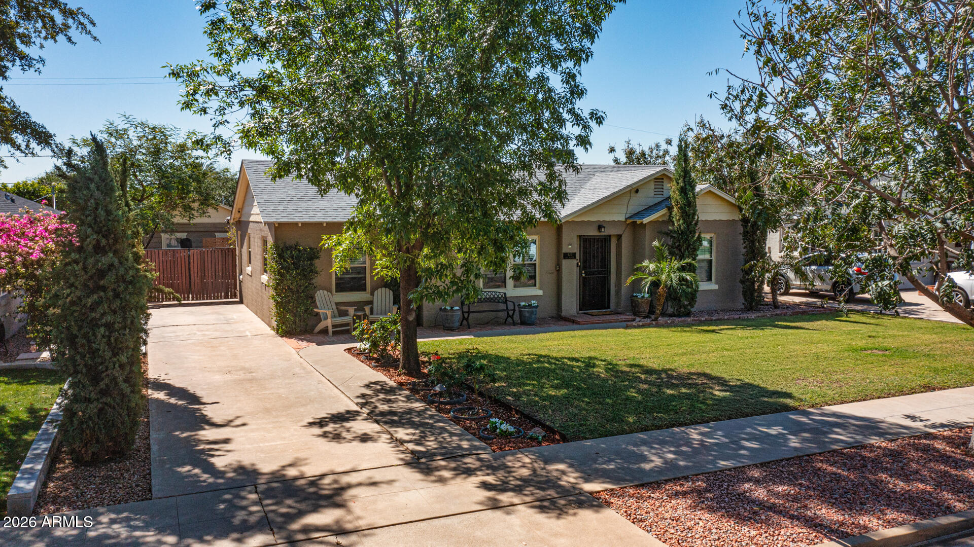 521 W WILSHIRE Drive, Phoenix, AZ 85003 — Photo 1 of 53