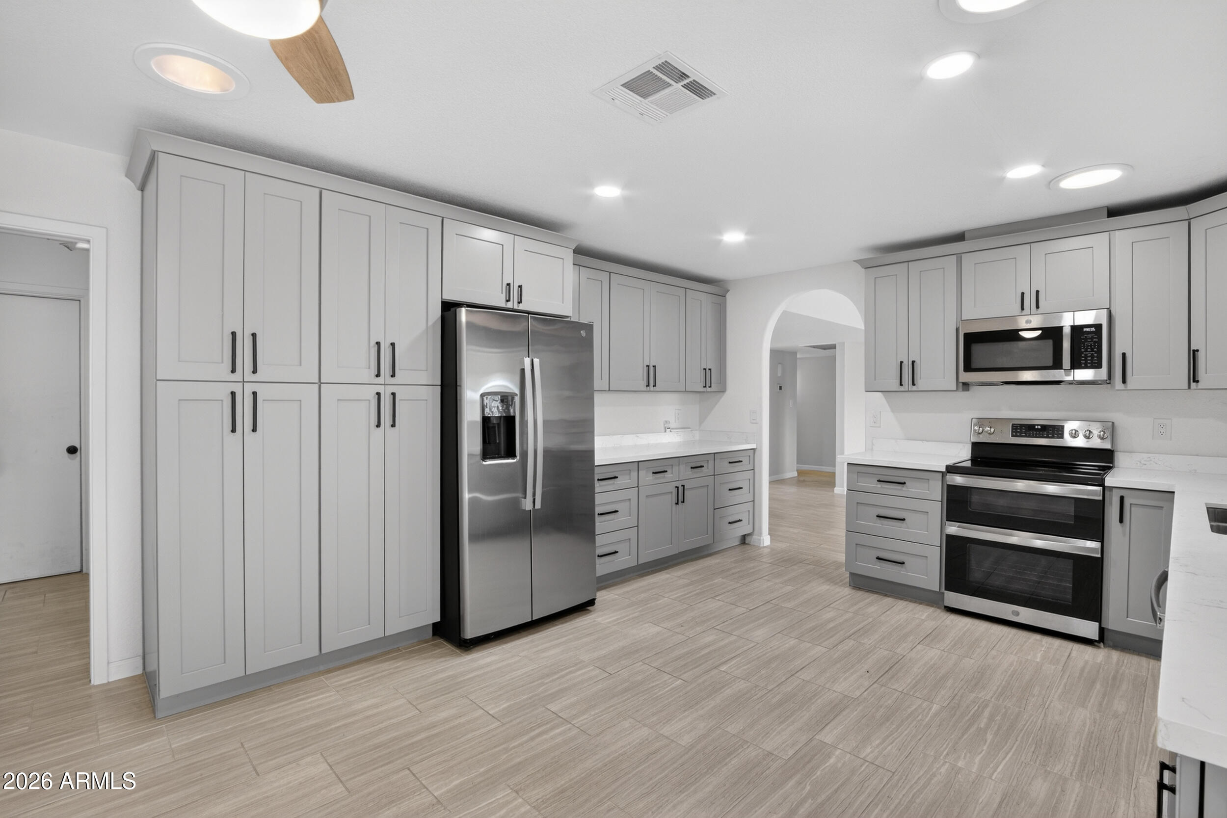 25608 S PINEWOOD Drive, Sun Lakes, AZ 85248