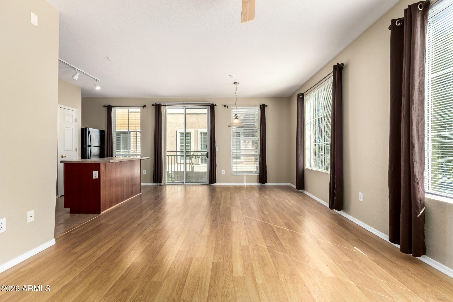 18250 N CAVE CREEK Road 198, Phoenix, AZ 85032