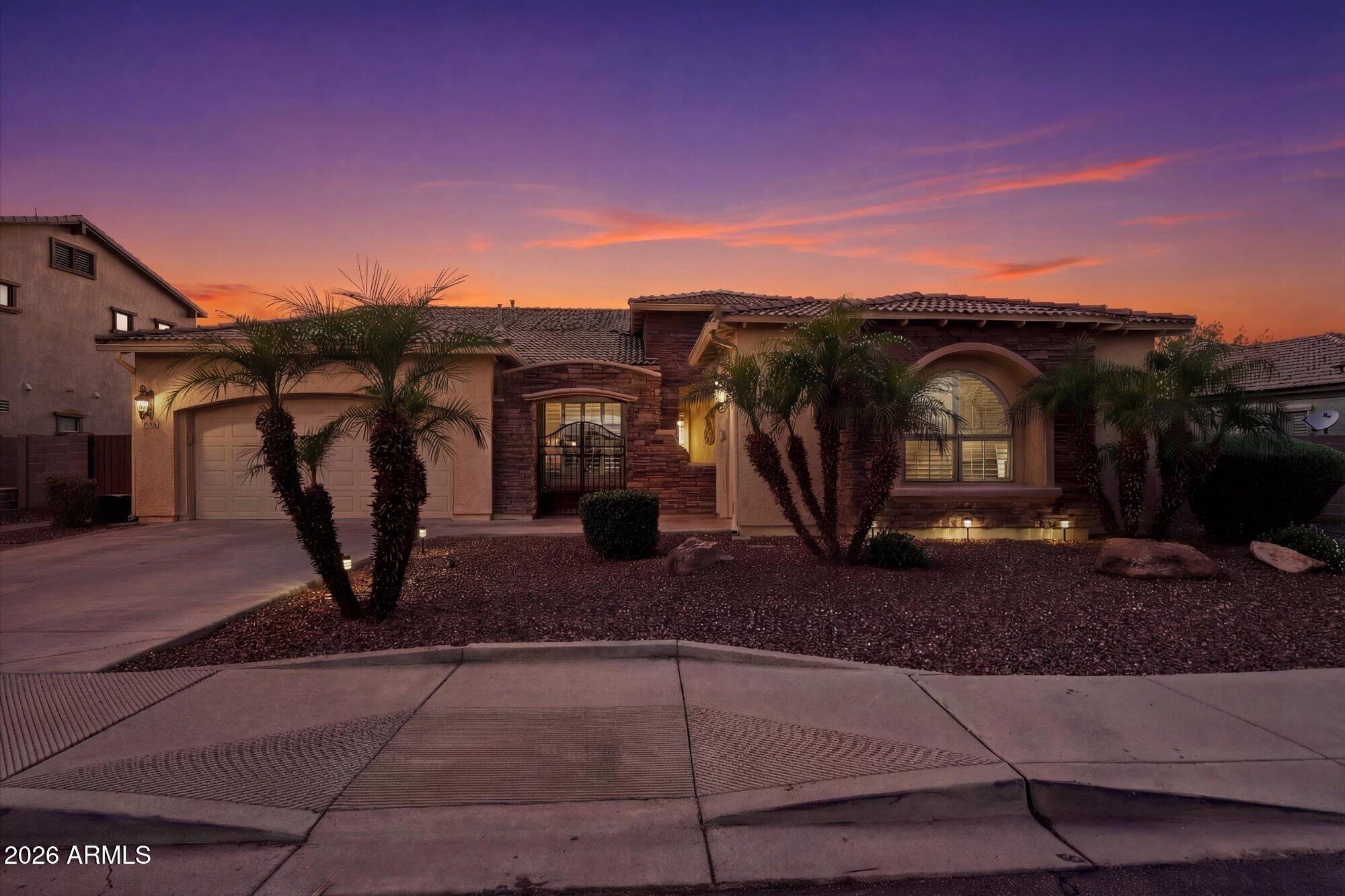 3118 S Colonial Street, Gilbert, AZ 85295 — Photo 1 of 38