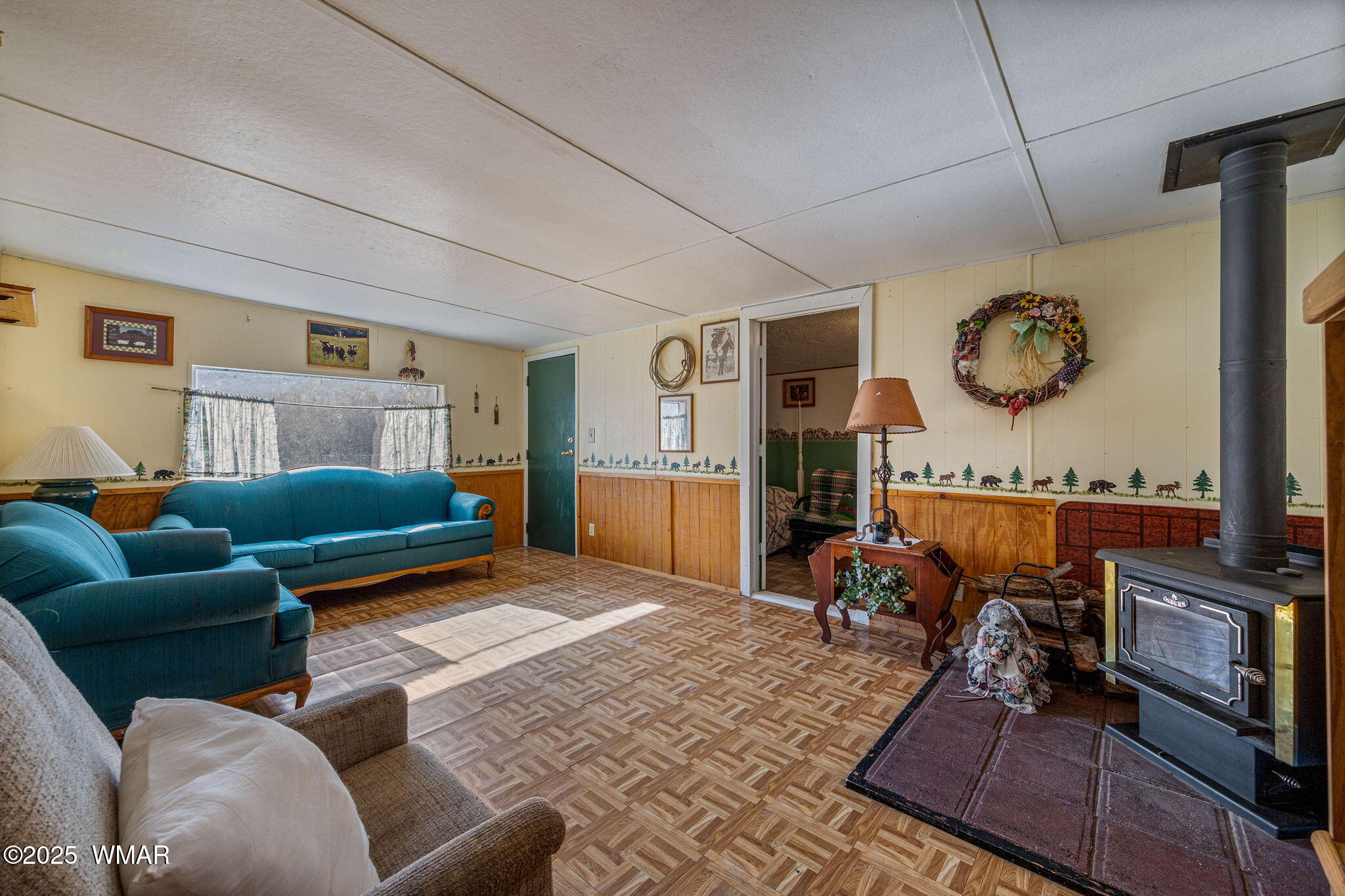 2888 Dale Road, Overgaard, AZ 85933