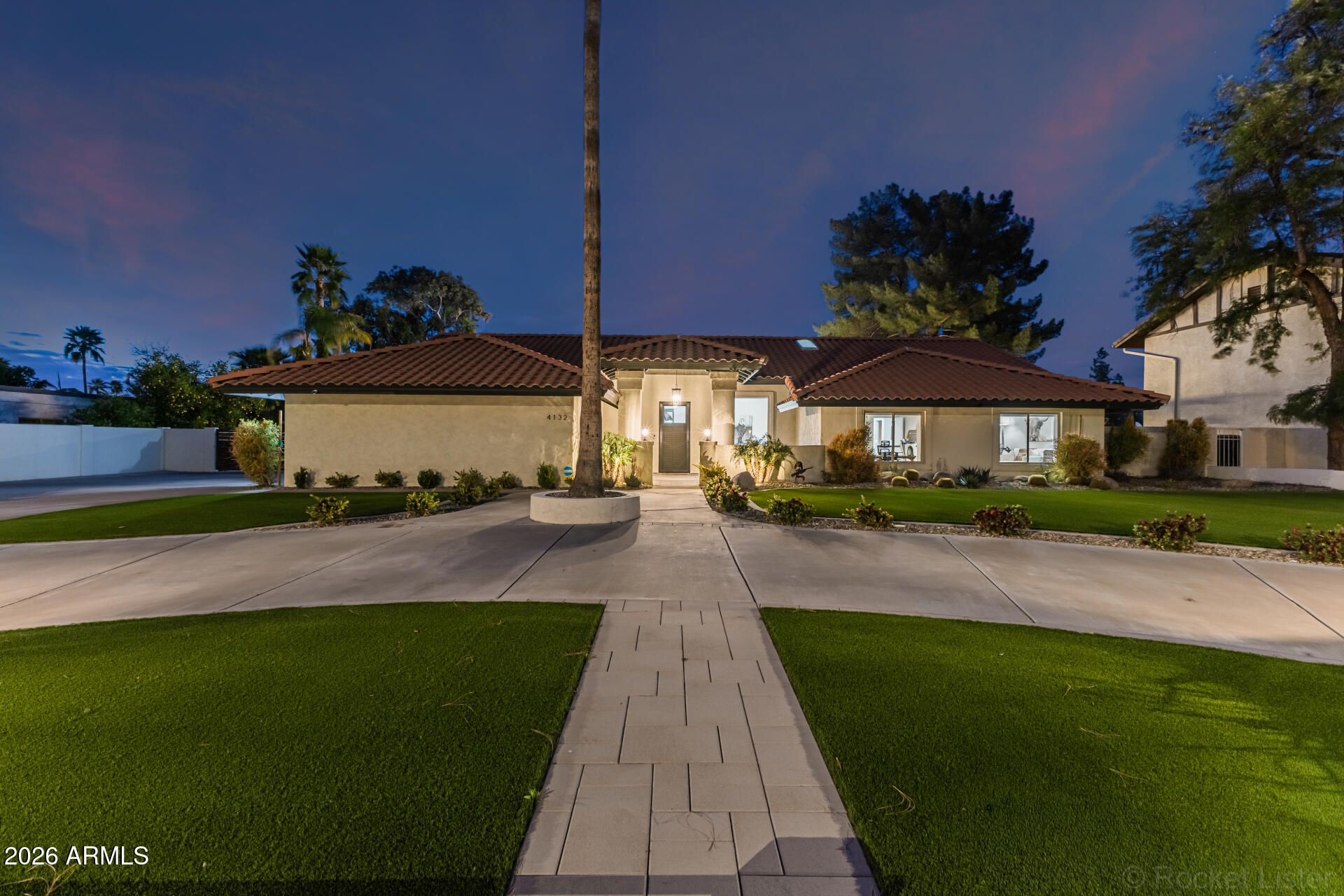 4132 W PARADISE Lane, Phoenix, AZ 85053