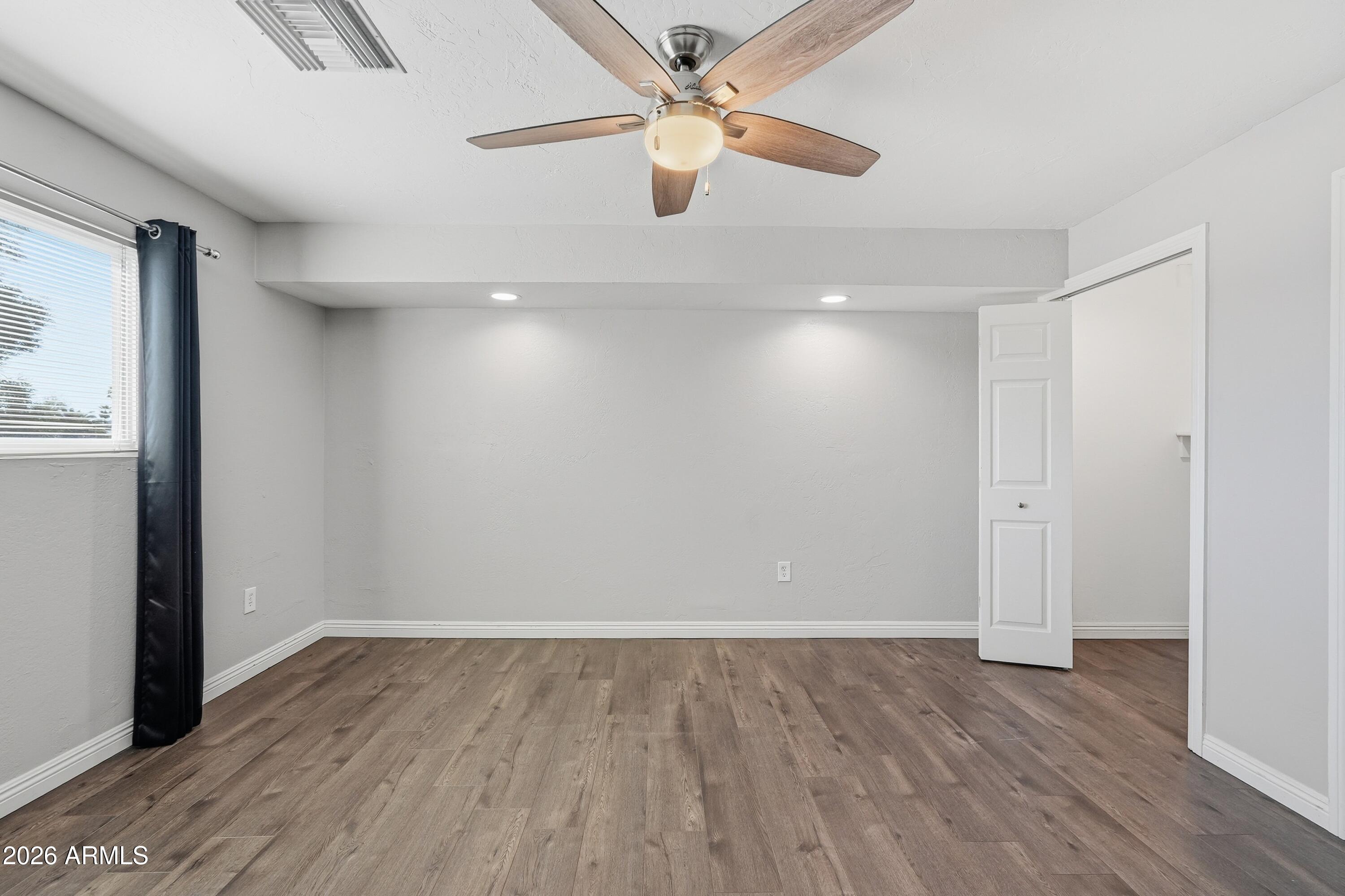 Thumbnail 24