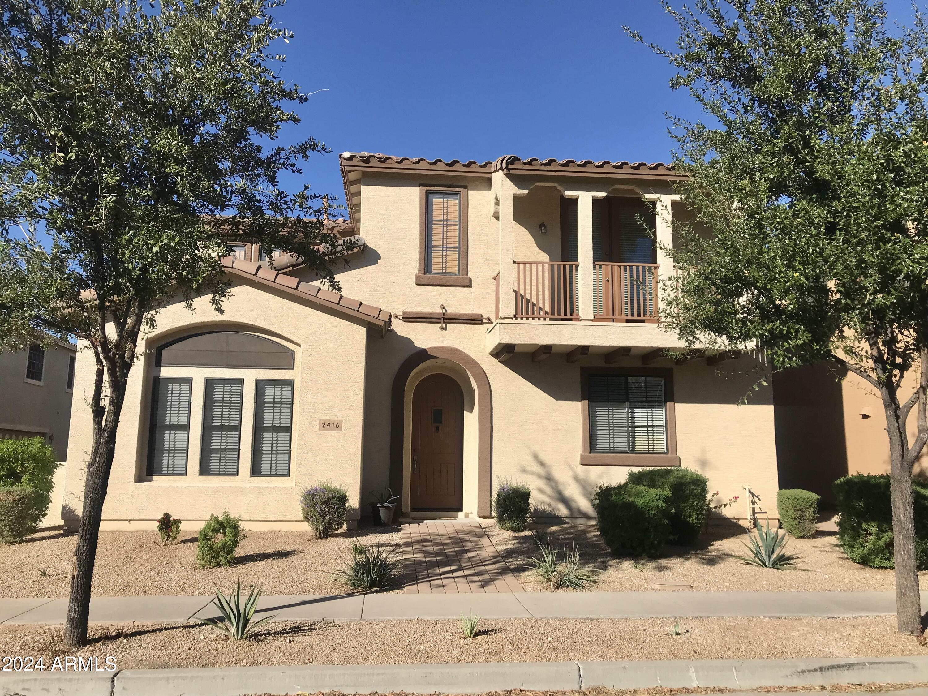 2416 W DUSTY WREN Drive, Phoenix, AZ 85085