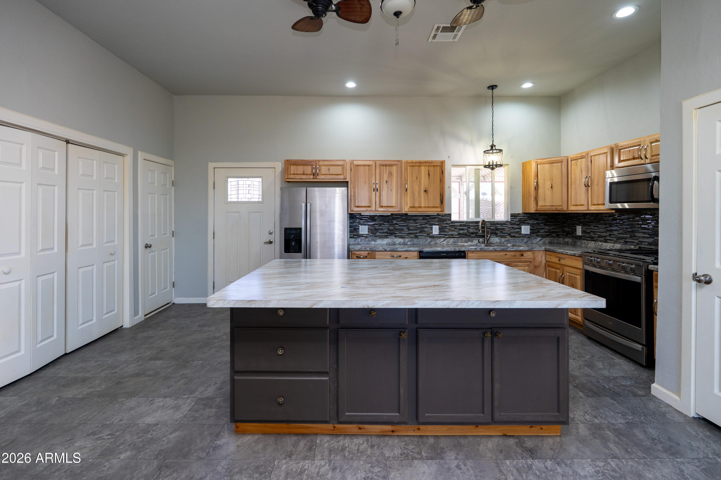 108 E NAVAJO Street, Huachuca City, AZ 85616