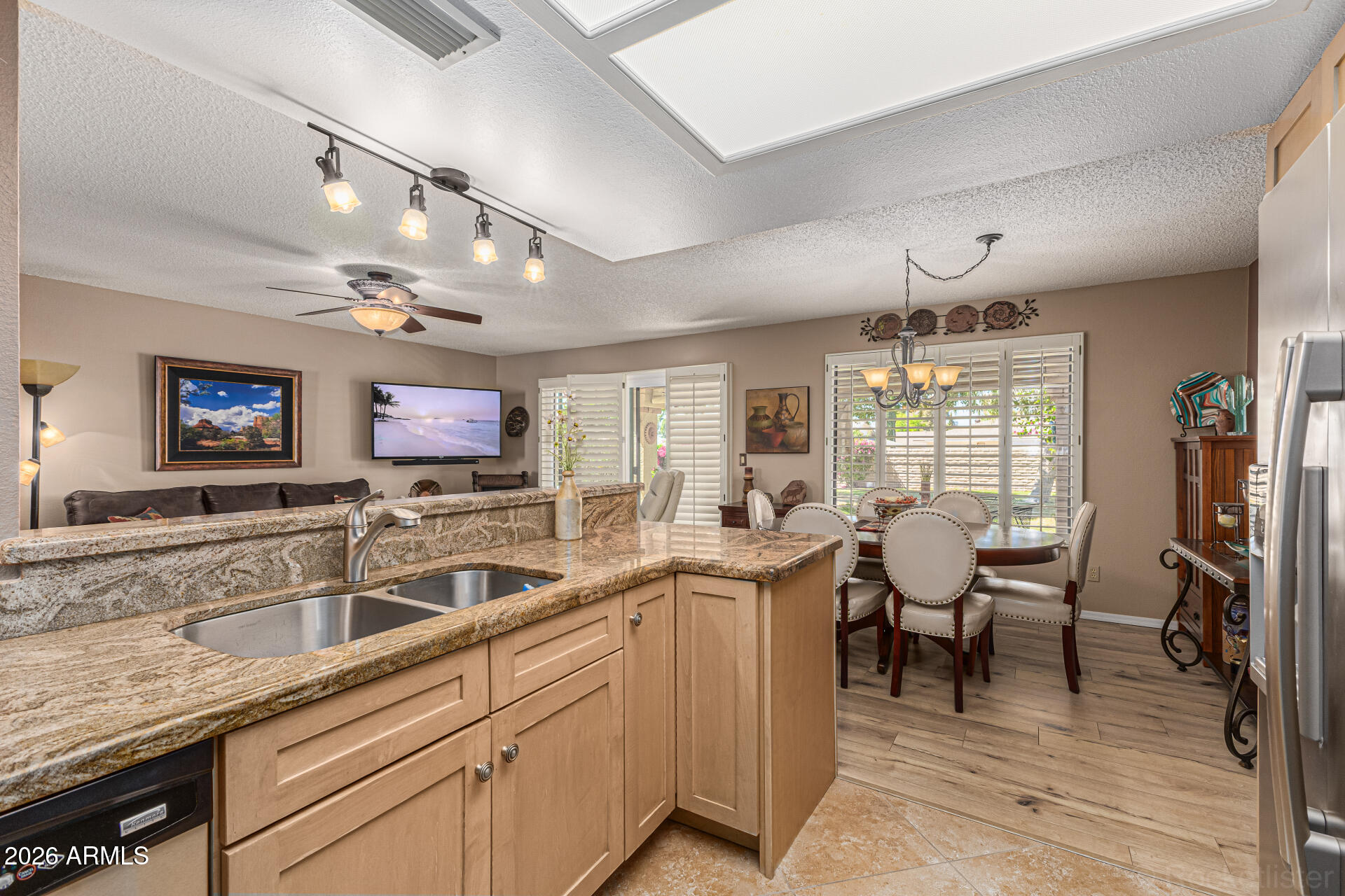 19122 N 98th Lane, Peoria, AZ 85382