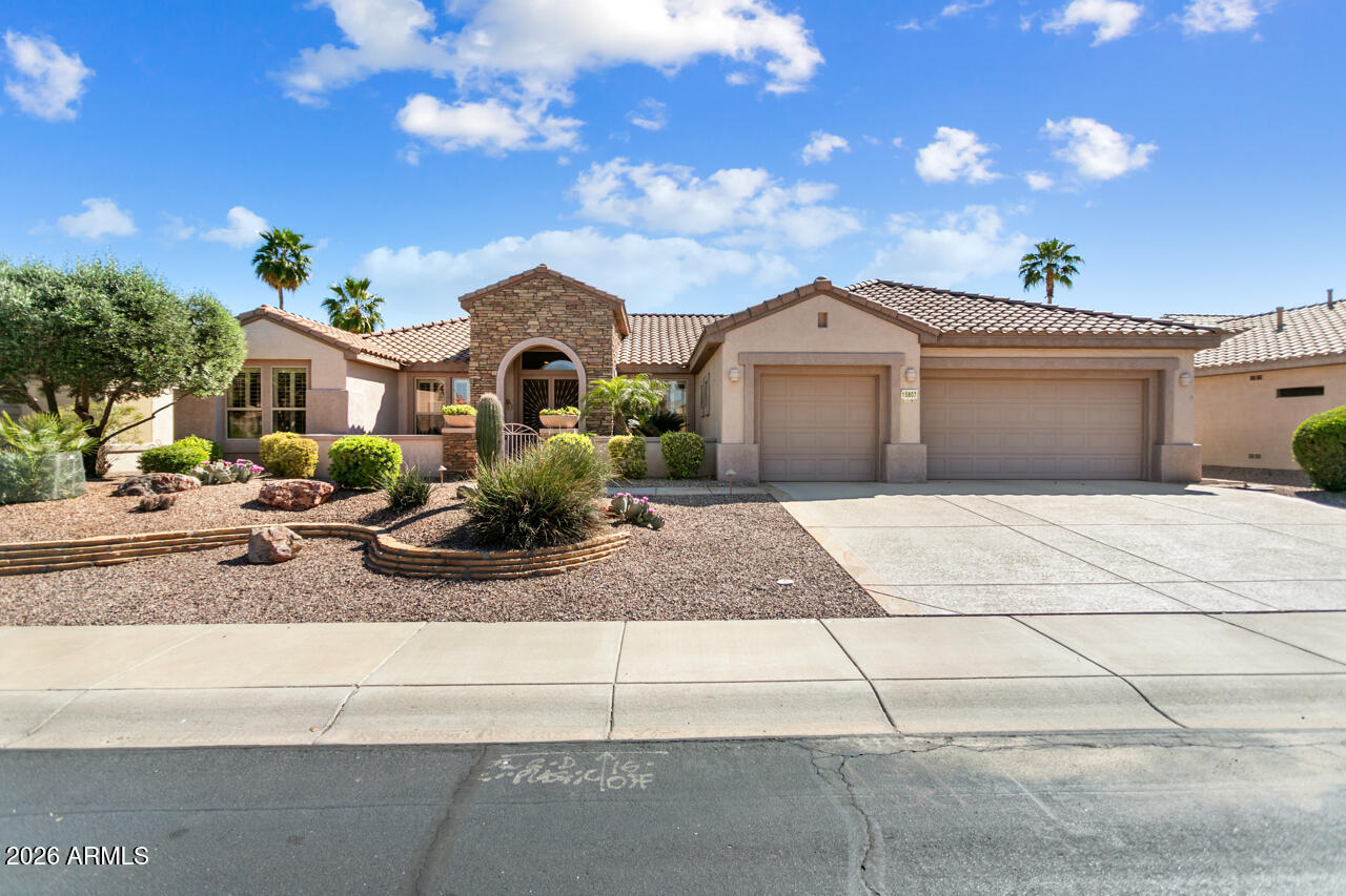 15807 W SILVER BREEZE Drive, Surprise, AZ 85374 — Photo 1 of 43