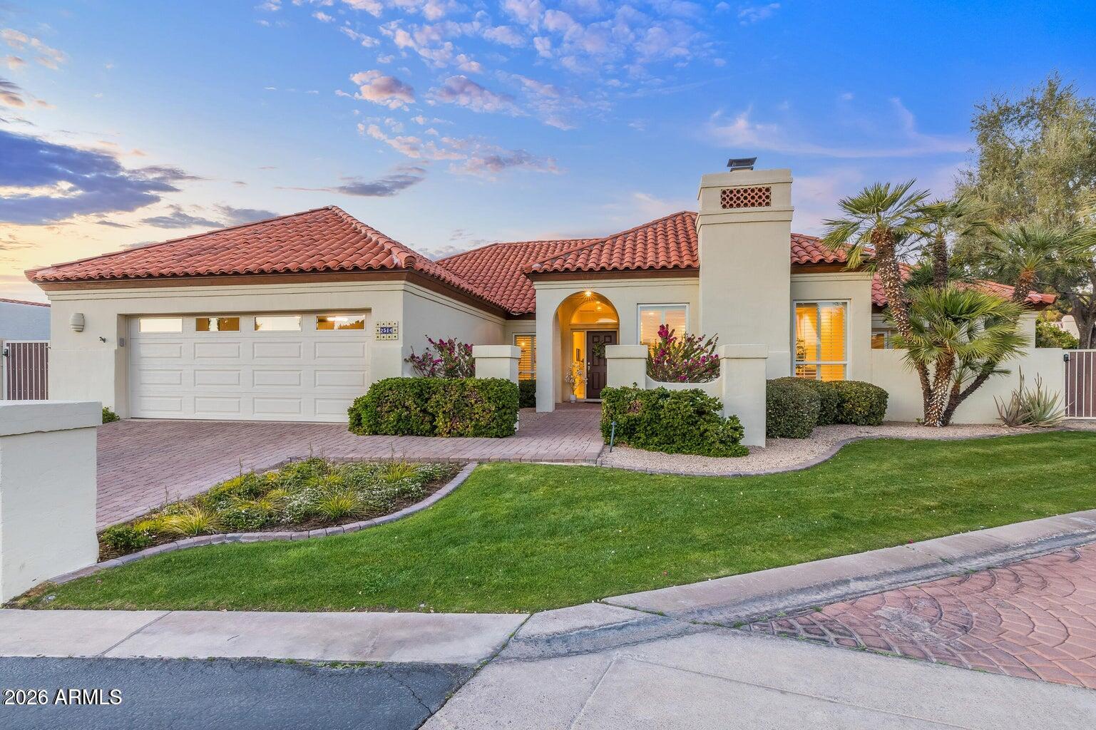 2514 E MONTEBELLO Avenue, Phoenix, AZ 85016