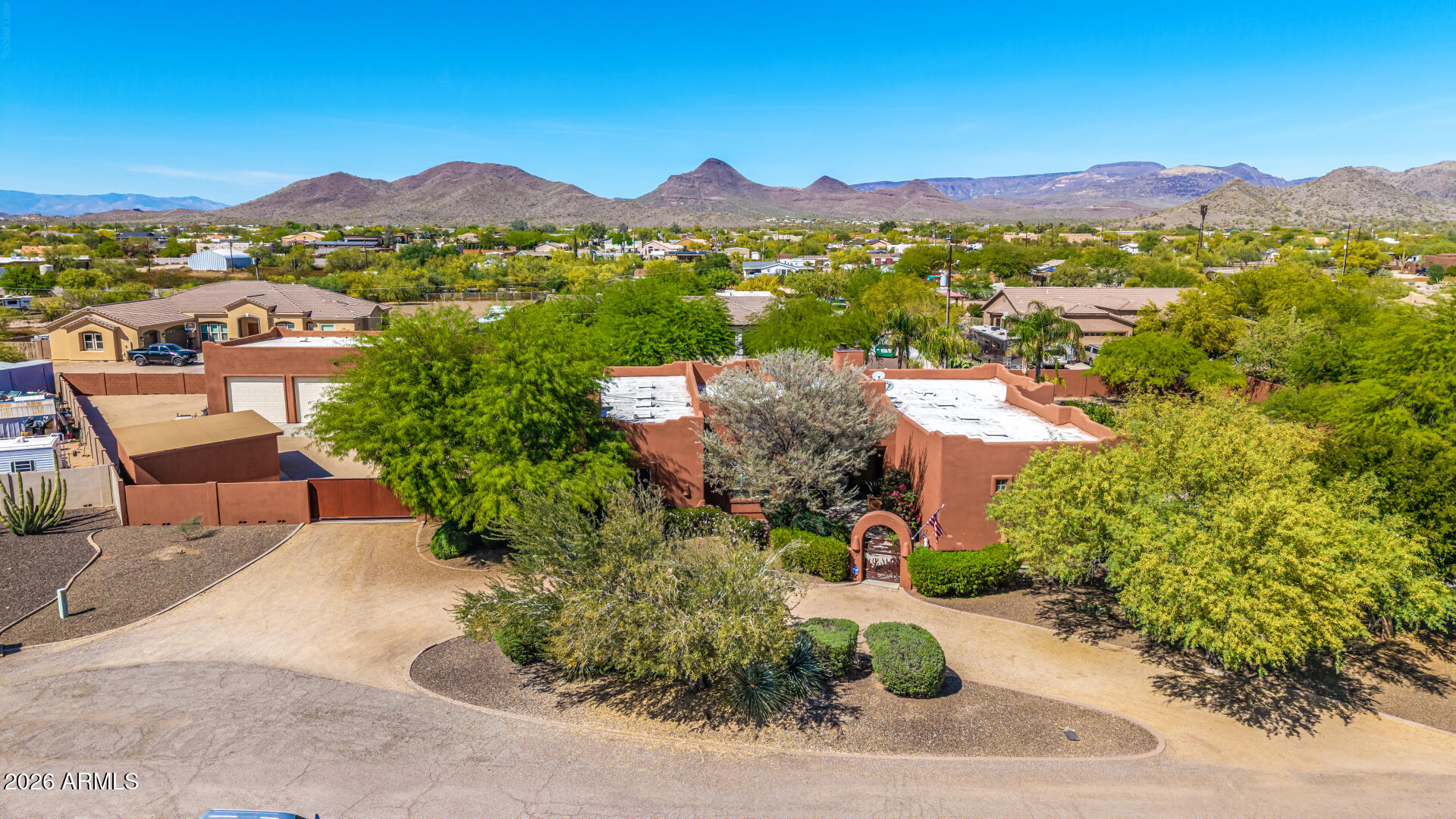 2324 E LA VERNA Way, Phoenix, AZ 85086 — Photo 1 of 79