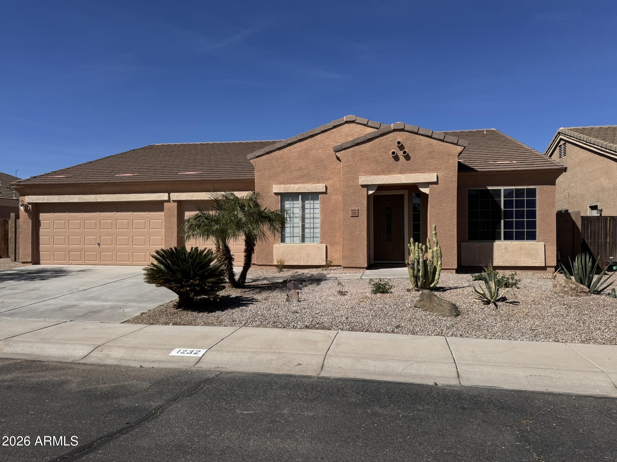 1232 W DELMONTE Drive, Casa Grande, AZ 85122 — Photo 1 of 28