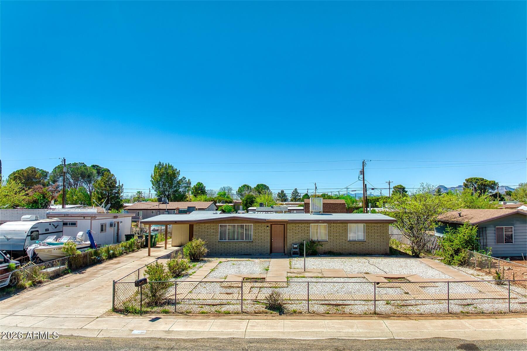211 DRAGOON Street, Huachuca City, AZ 85616