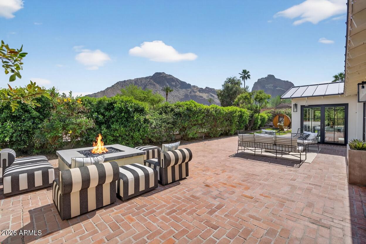 5525 E LINCOLN Drive 104, Paradise Valley, AZ 85253