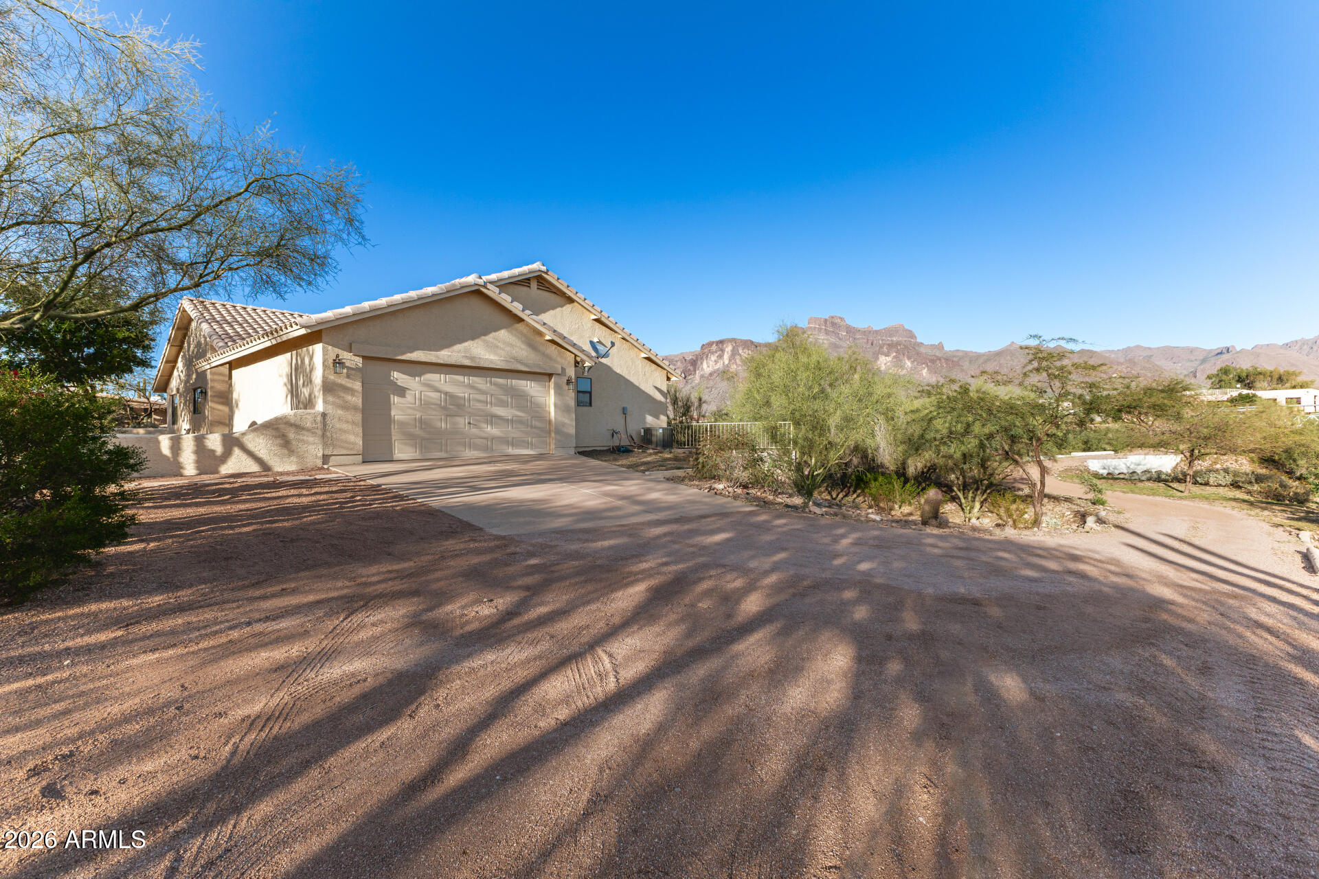 368 N MOUNTAIN VIEW Road, Apache Junction, AZ 85119 — Photo 1 of 47