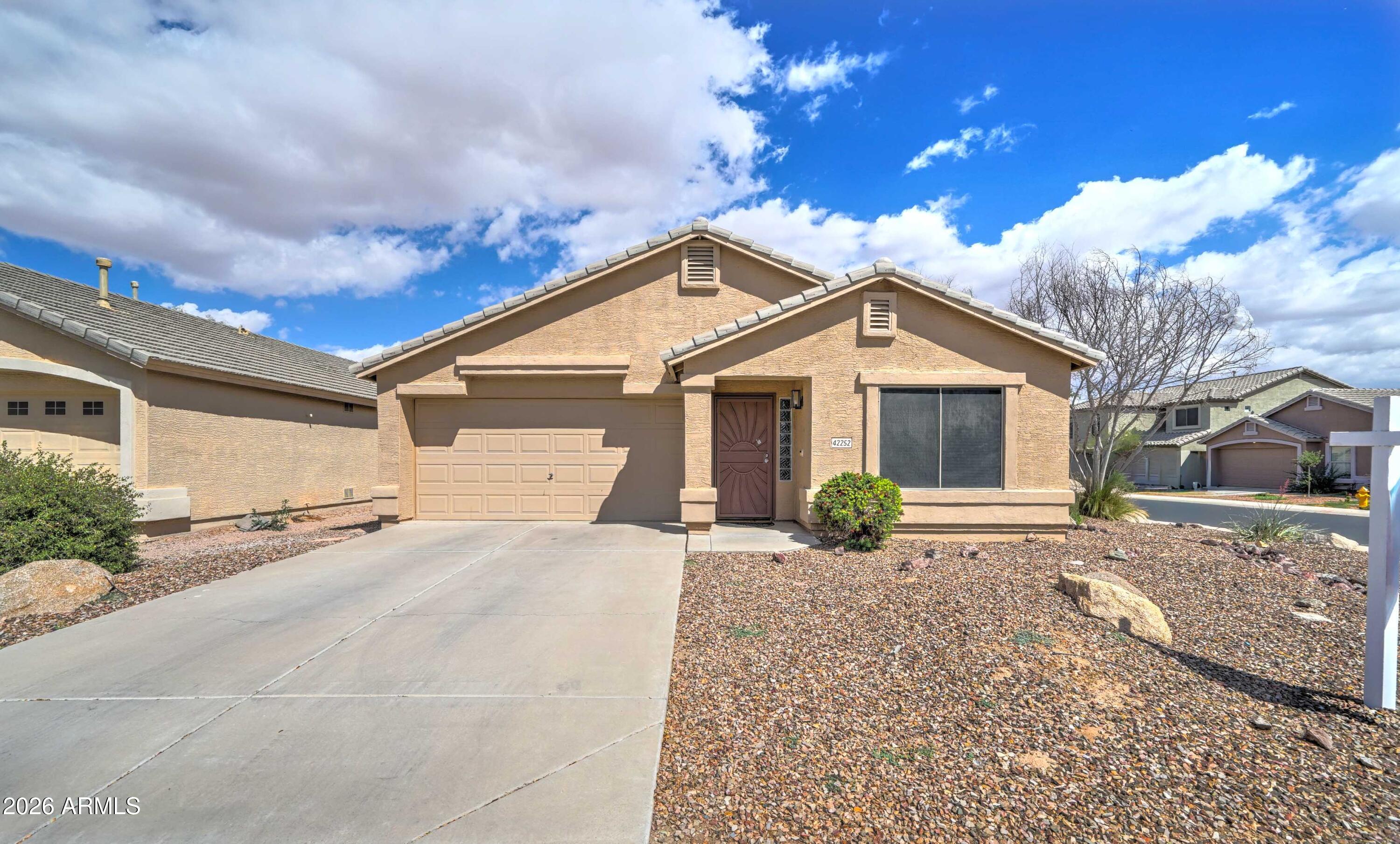 42252 W COLBY Drive, Maricopa, AZ 85138