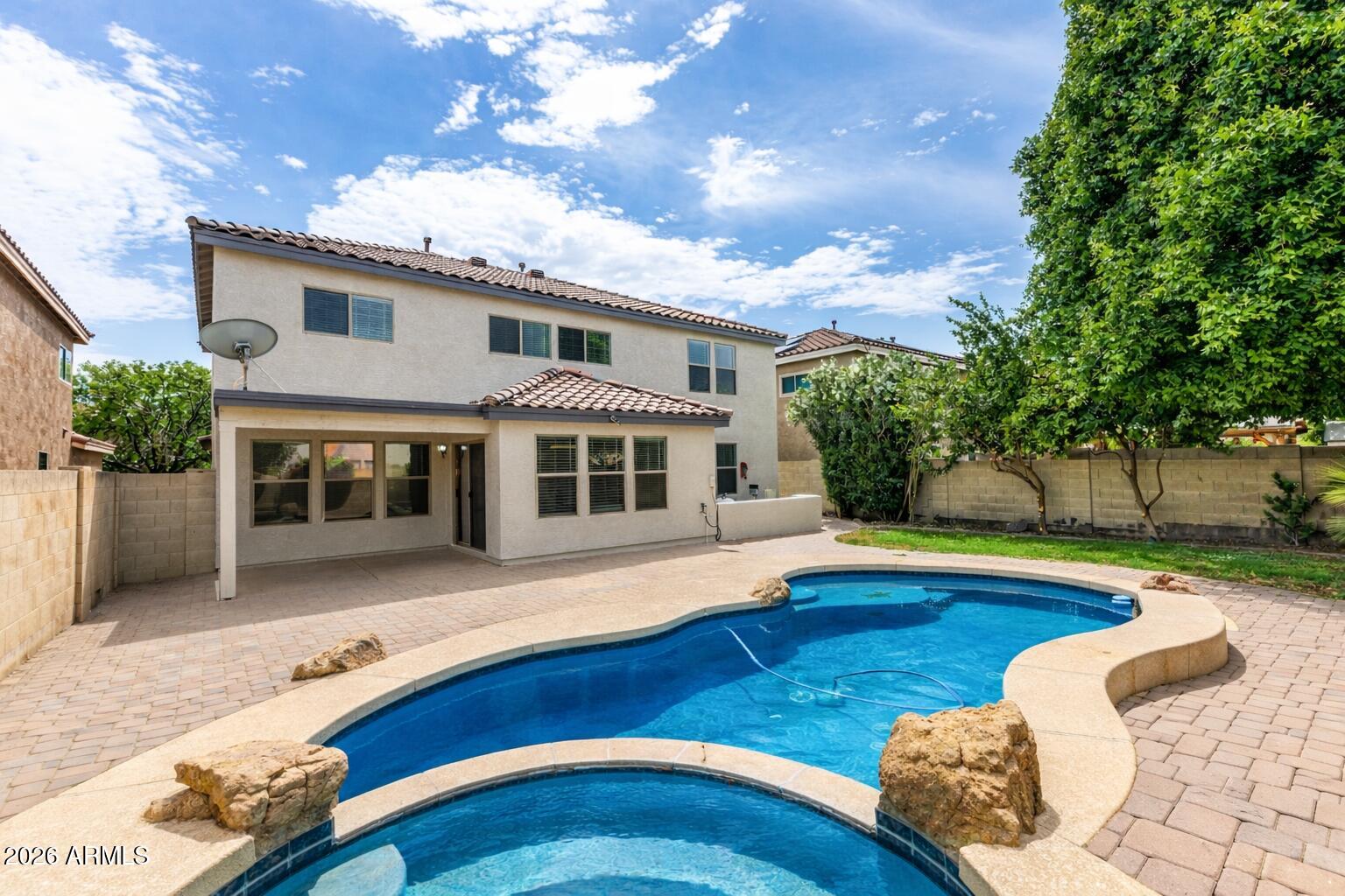 3216 W MOLLY Lane, Phoenix, AZ 85083