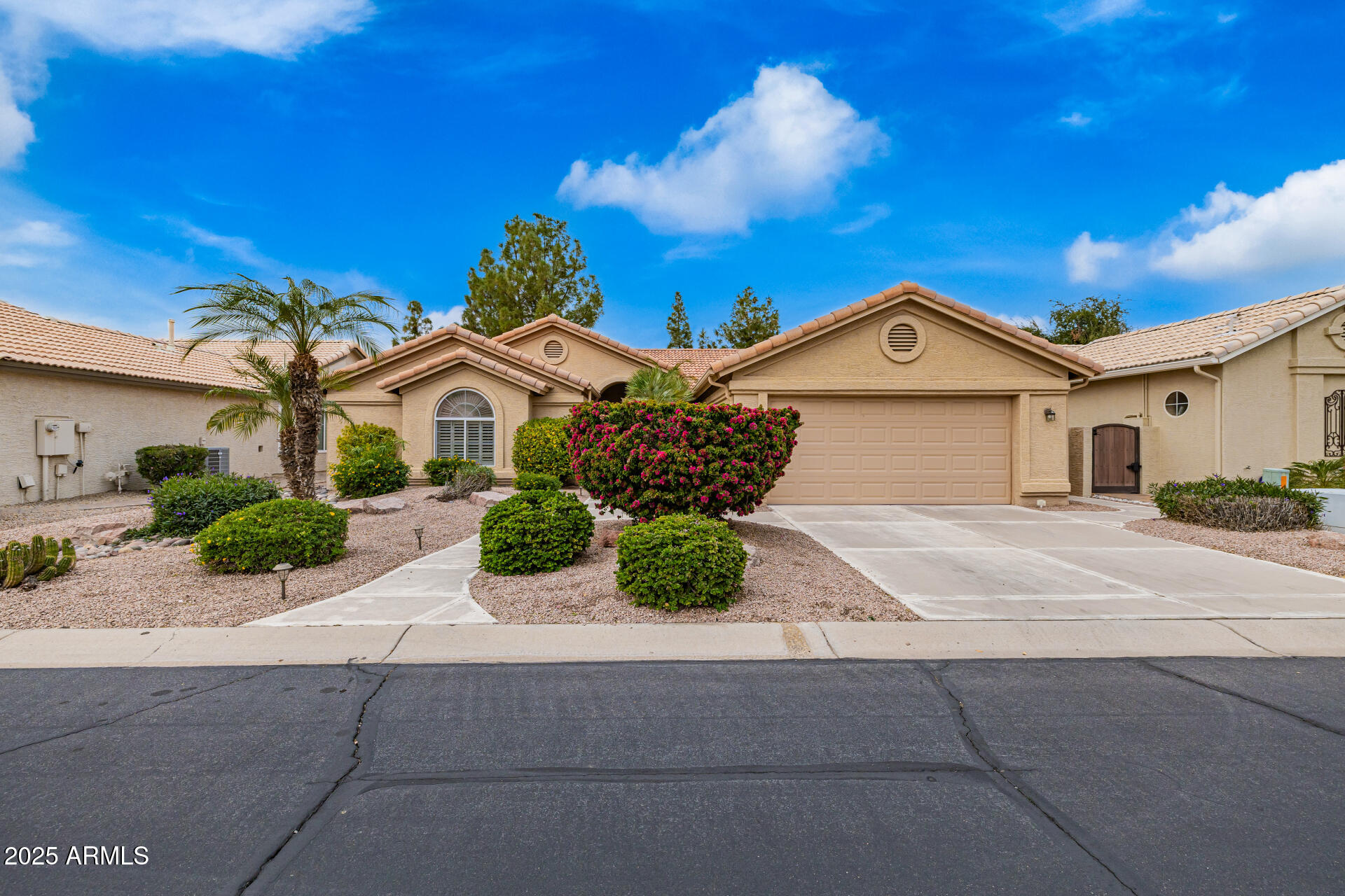 9430 E NACOMA Drive, Sun Lakes, AZ 85248 — Photo 1 of 38