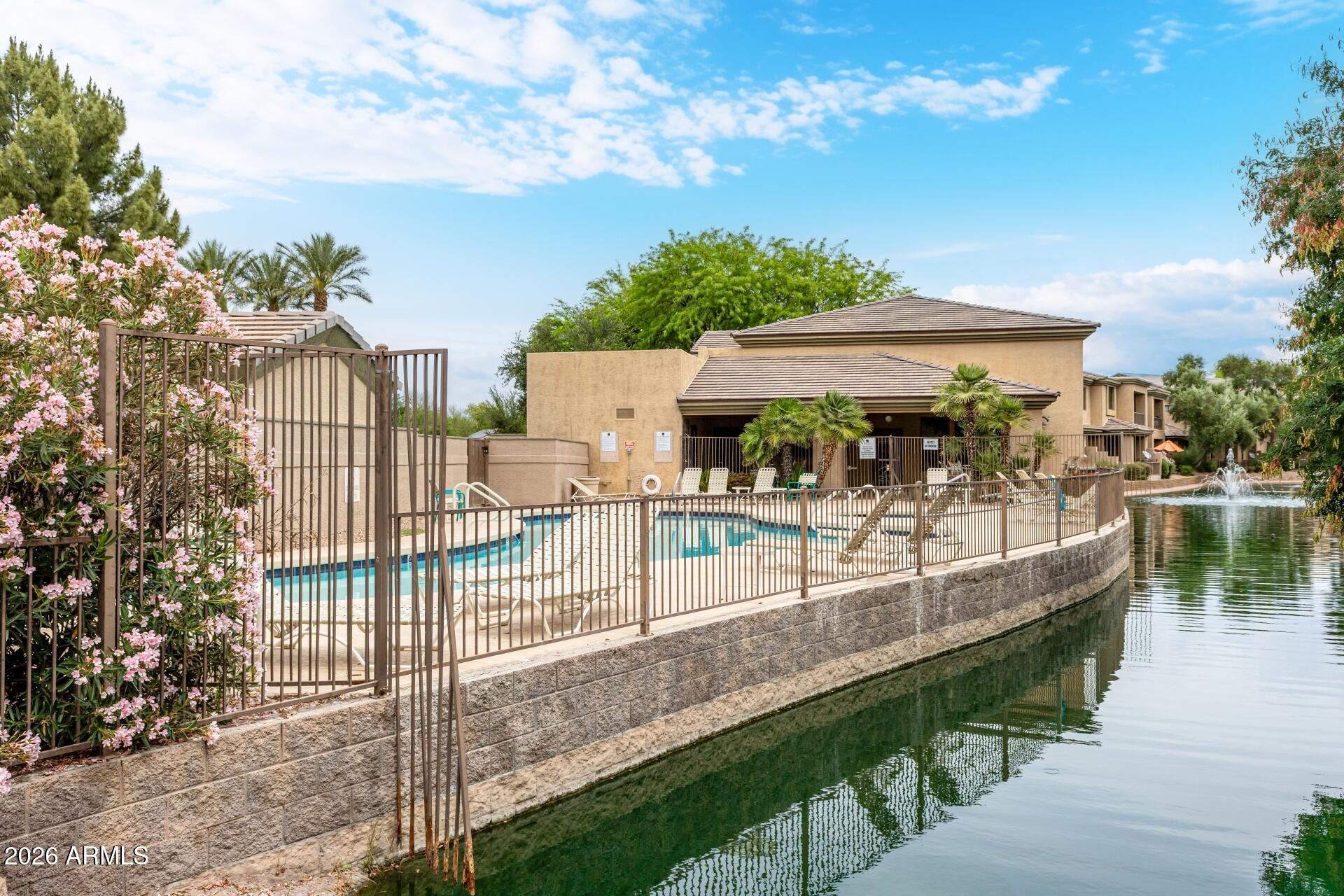 705 W QUEEN CREEK Road 2114, Chandler, AZ 85248 — Photo 1 of 37