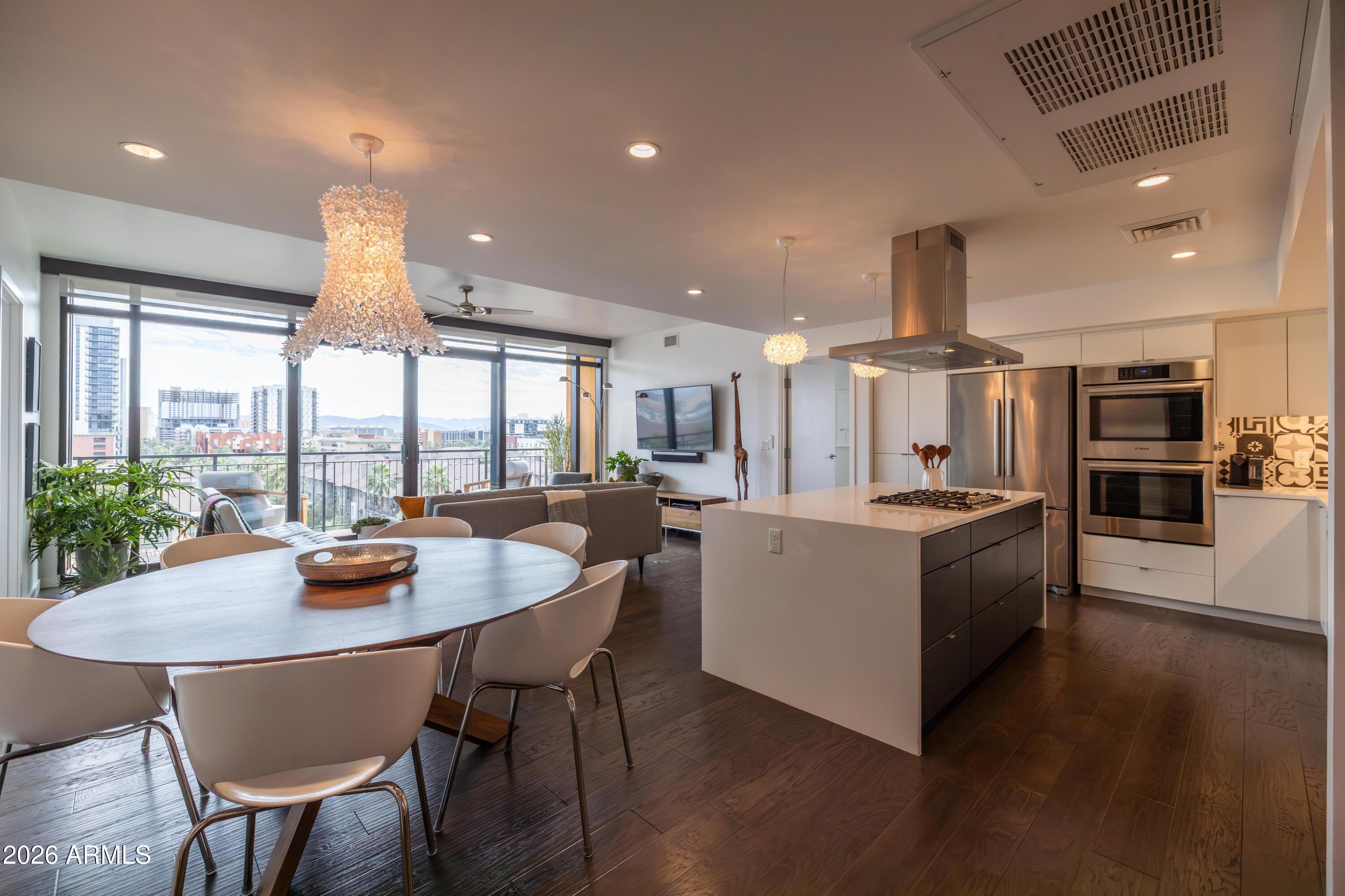 200 W PORTLAND Street 827, Phoenix, AZ 85003