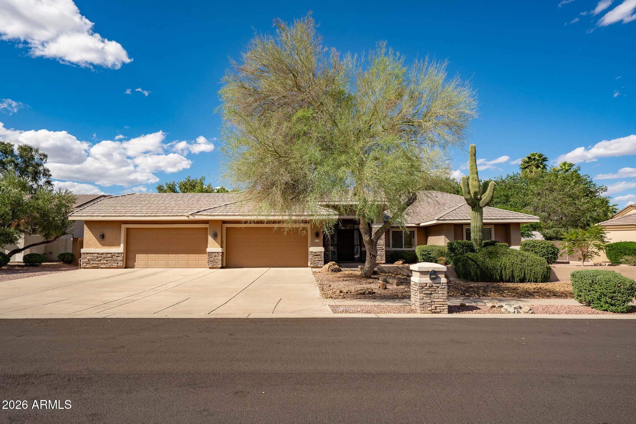 8216 W BRIDEN Lane, Peoria, AZ 85383