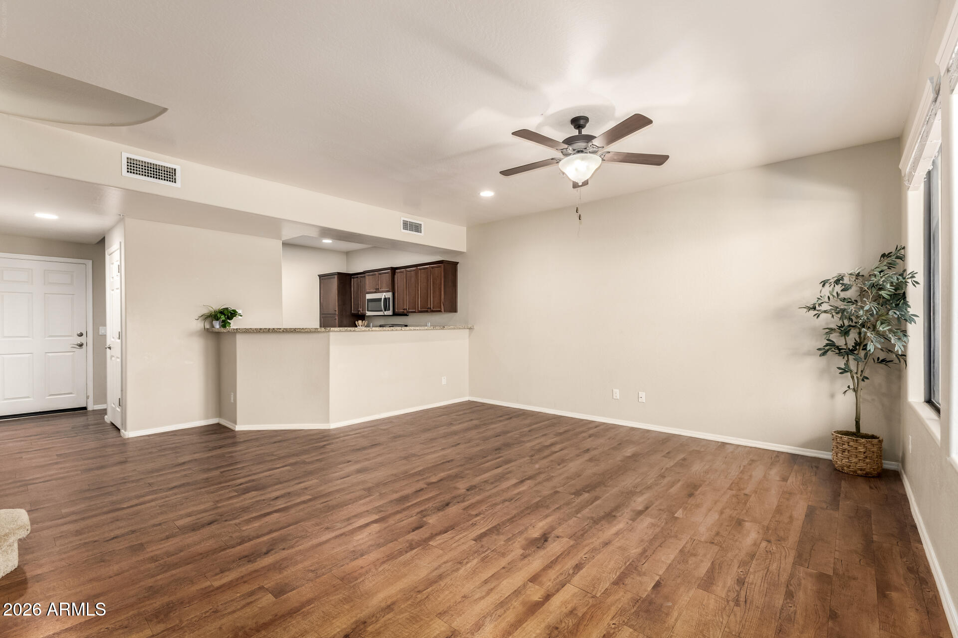 21655 N 36TH Avenue 103, Glendale, AZ 85308