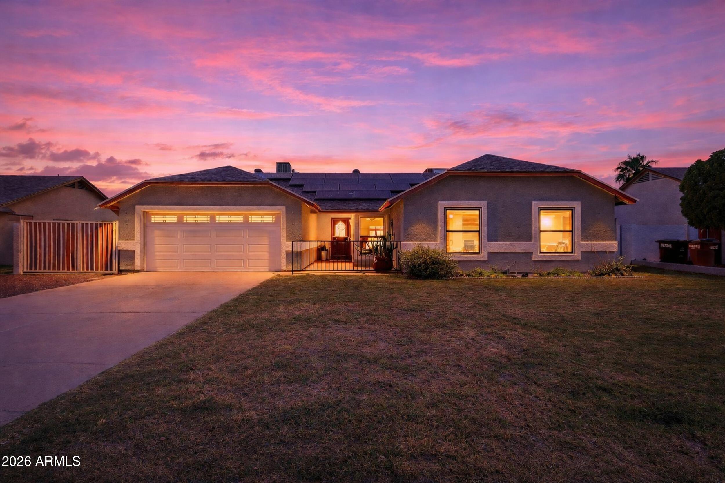 8708 W GOLDEN Lane, Peoria, AZ 85345