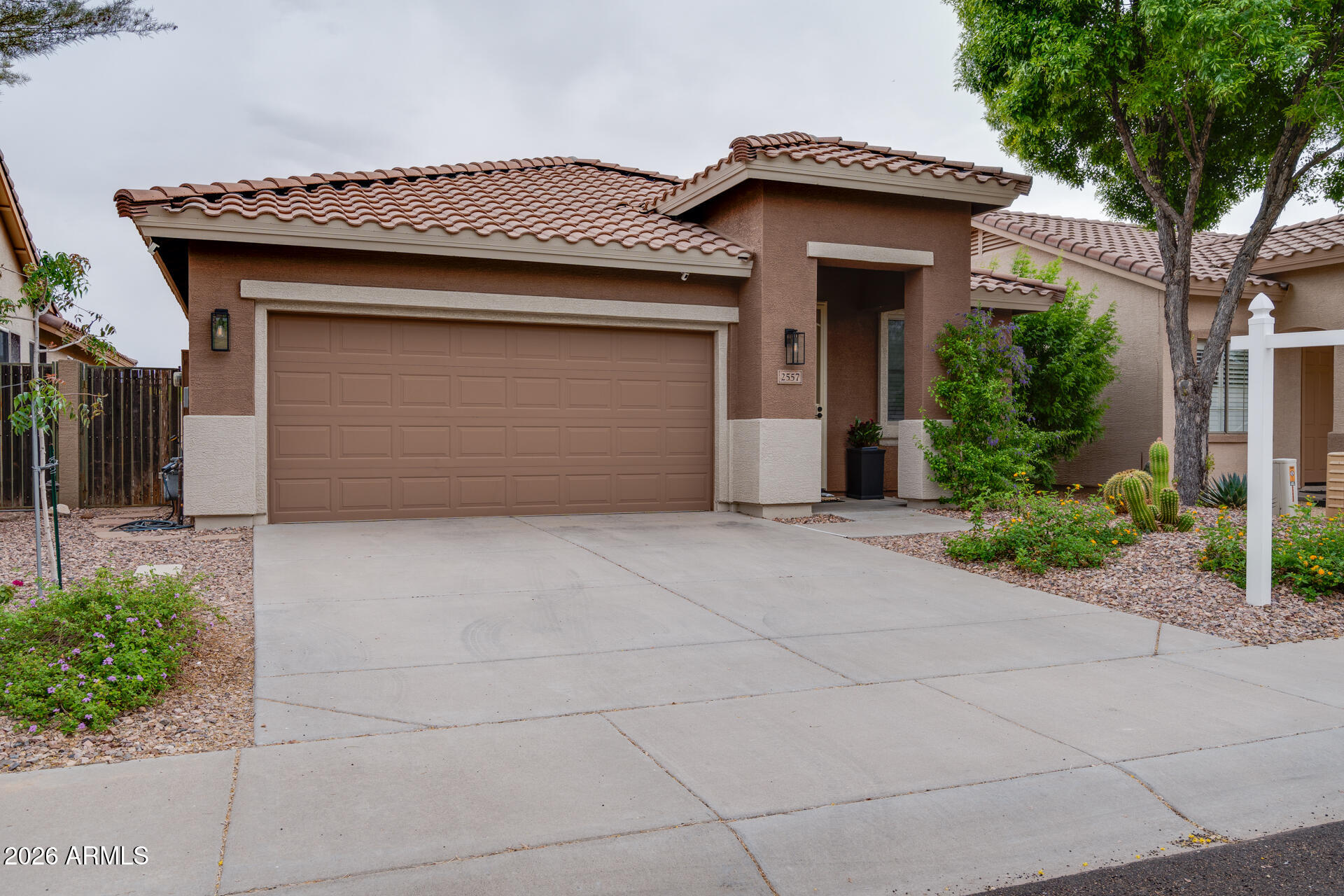 2557 W BISBEE Way, Phoenix, AZ 85086
