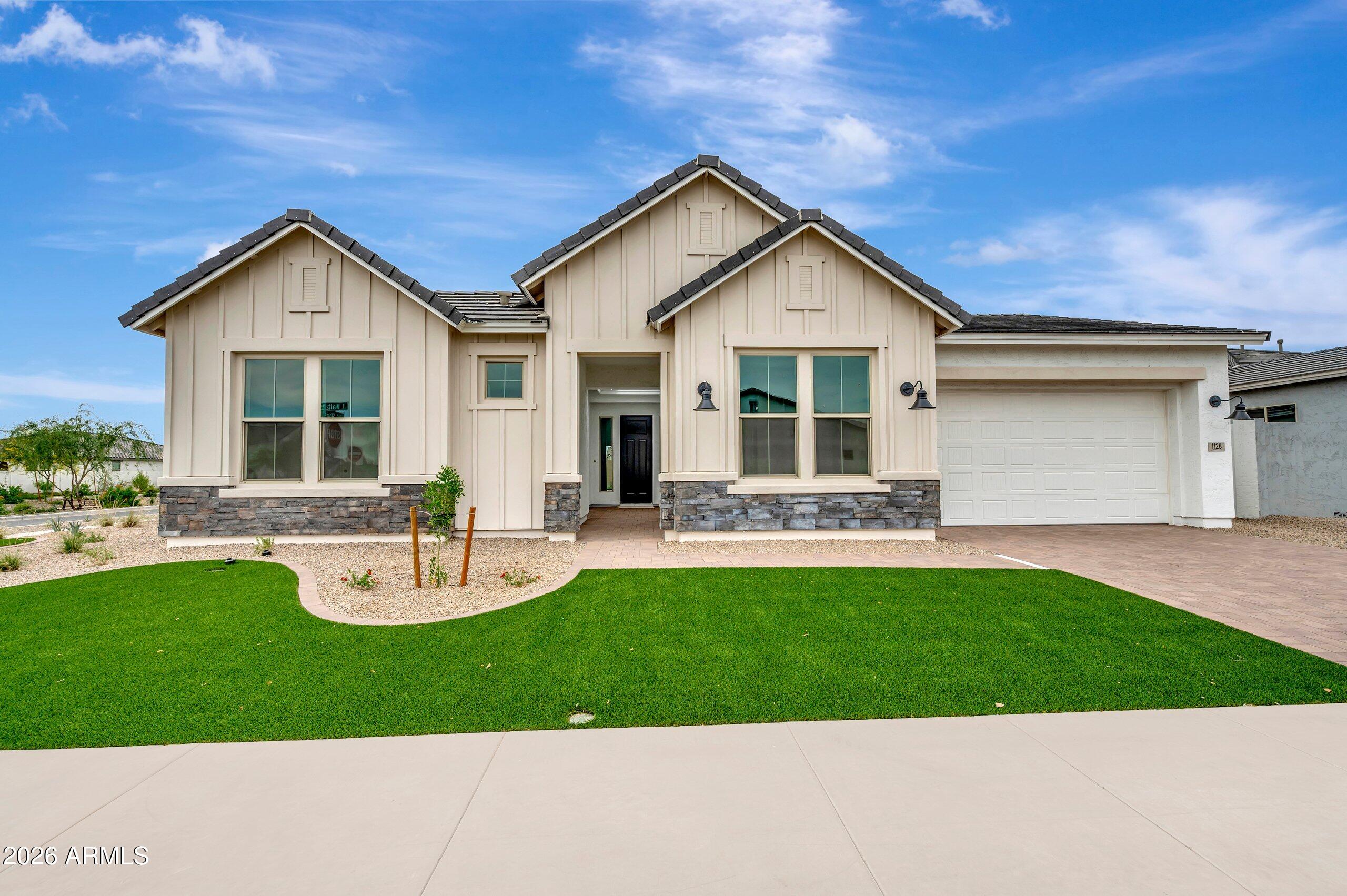 1128 W J WALTZ Way, Apache Junction, AZ 85120