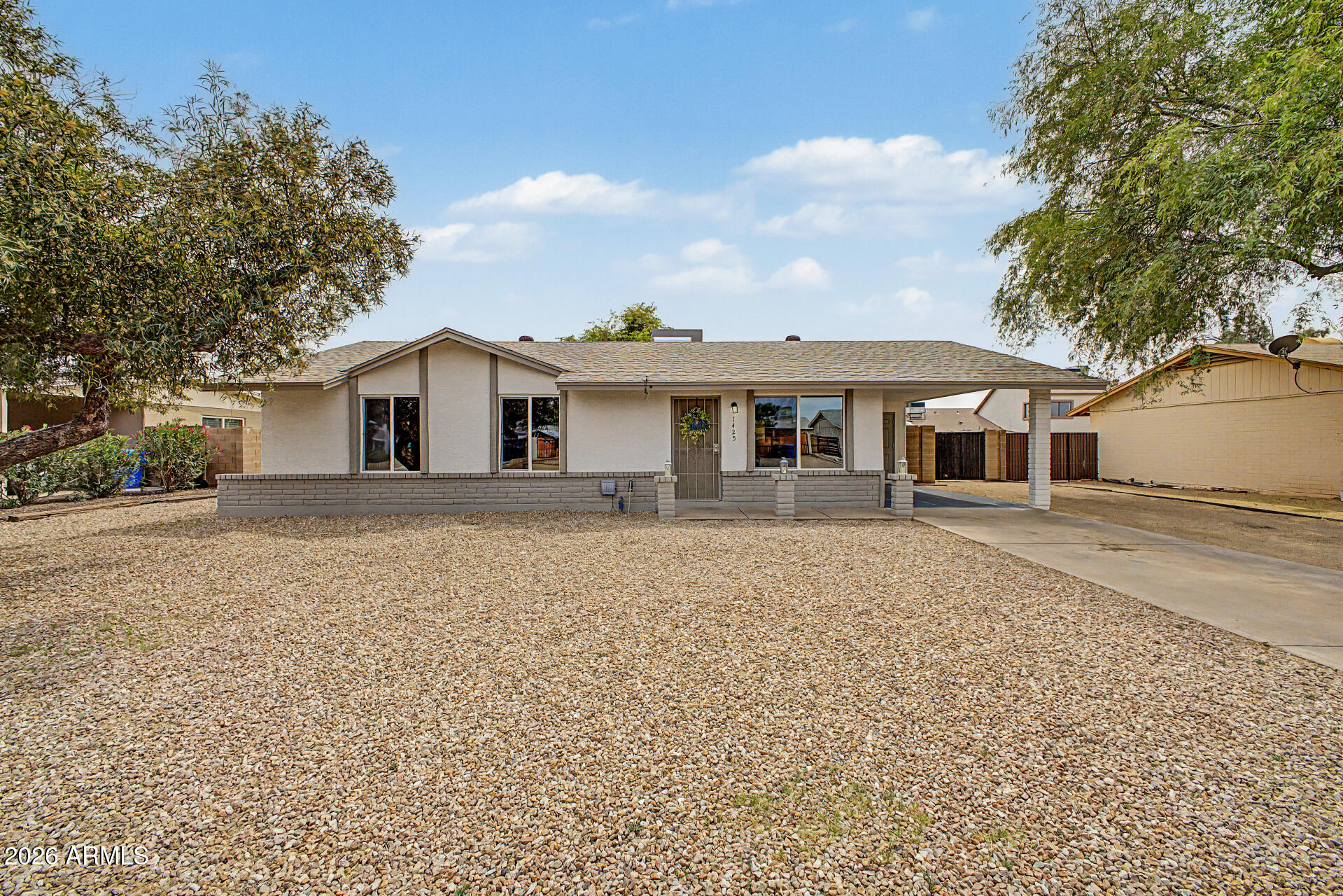 1425 W WICKIEUP Lane, Phoenix, AZ 85027 — Photo 1 of 29