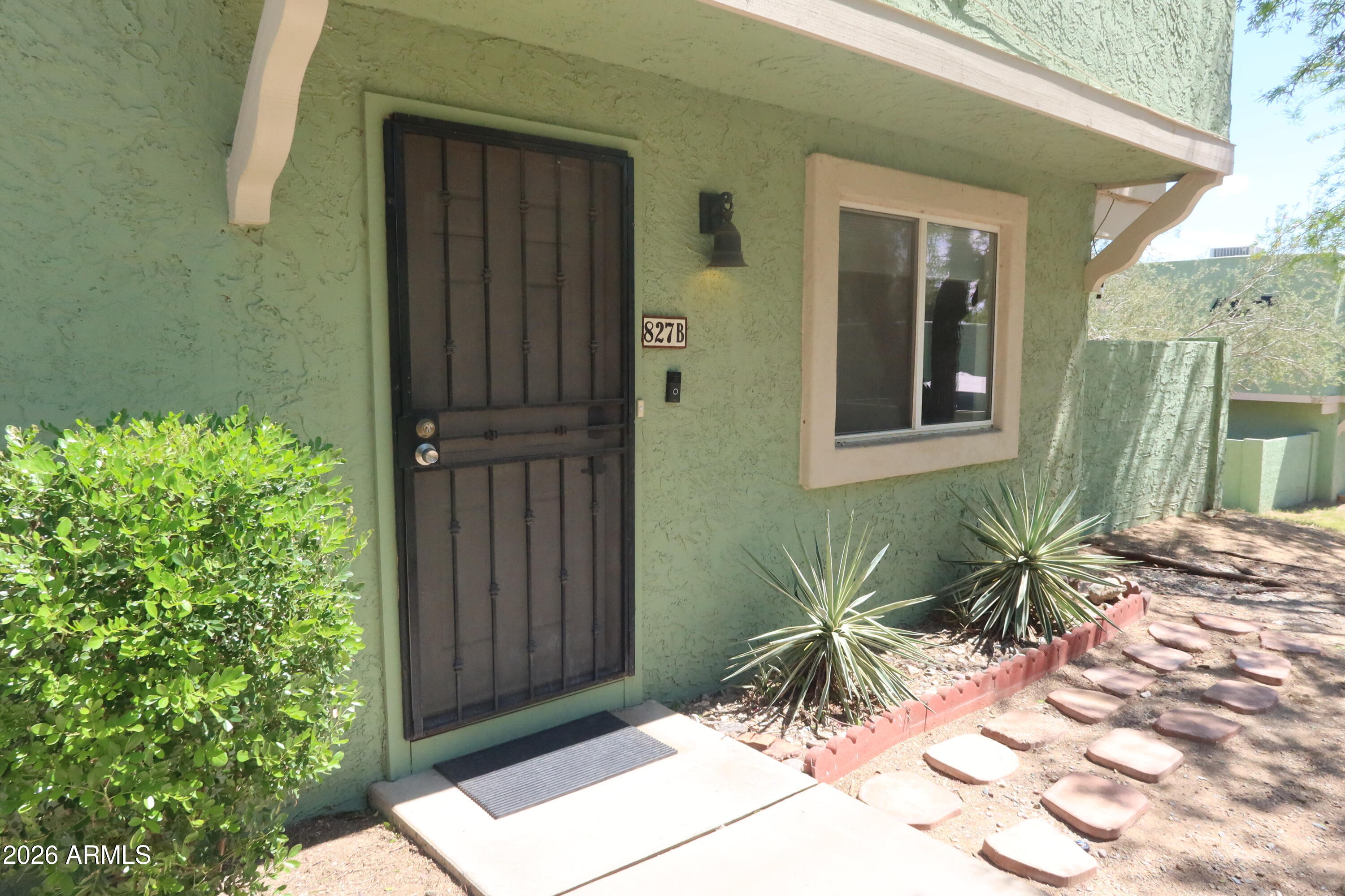 827 E COCHISE Drive B, Phoenix, AZ 85020 — Photo 1 of 21