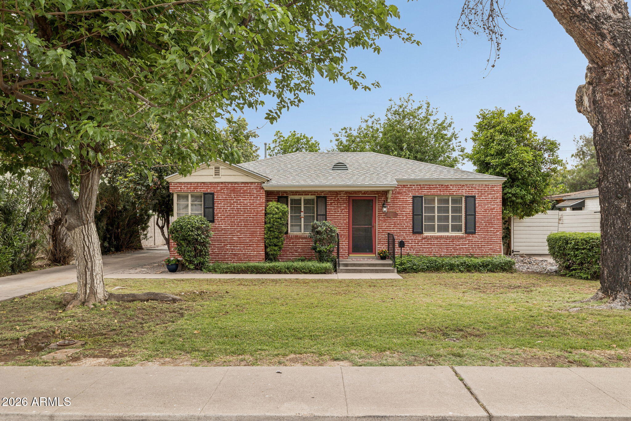 931 W MACKENZIE Drive, Phoenix, AZ 85013 — Photo 1 of 27