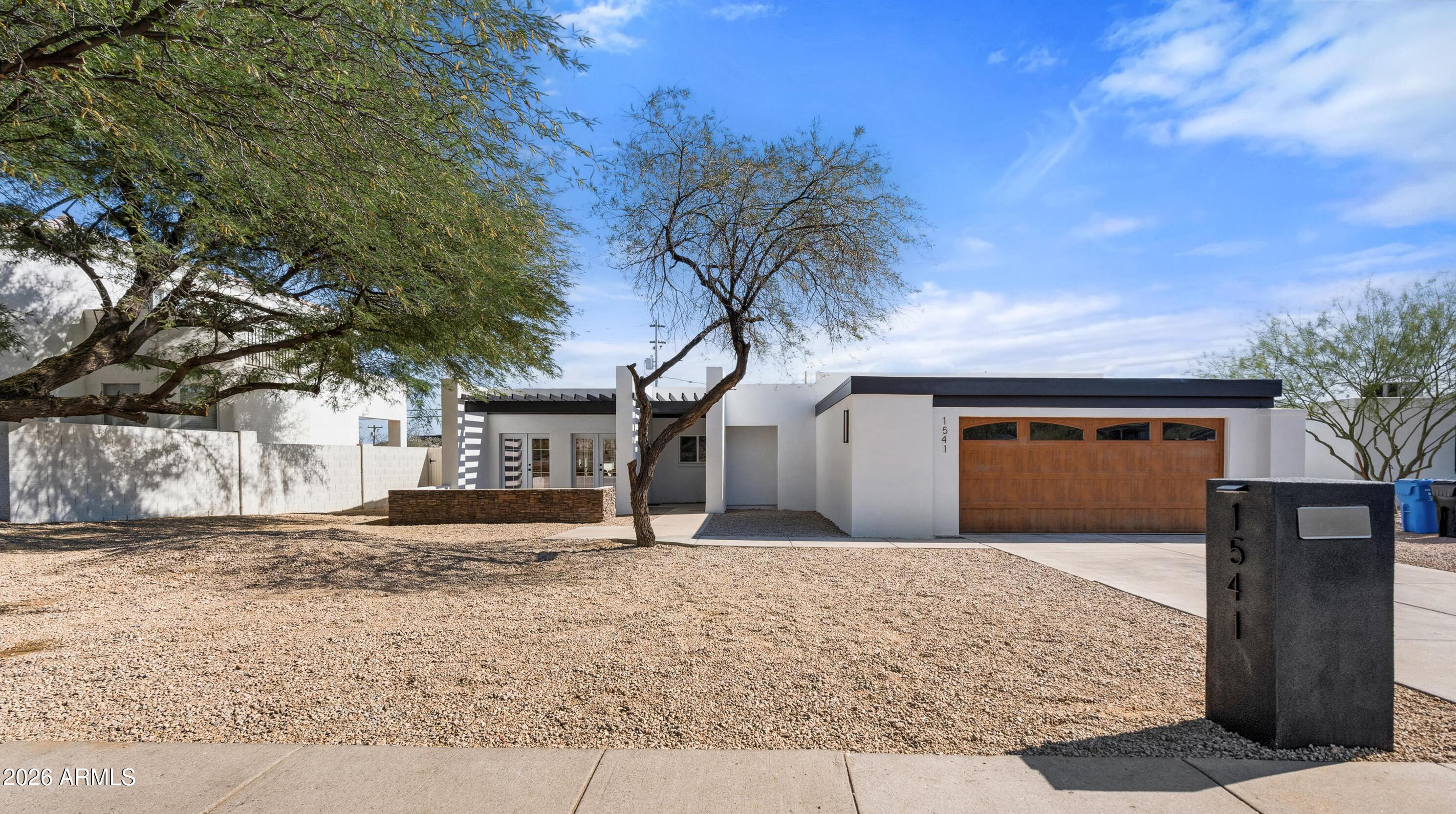 1541 E LAS PALMARITAS Drive, Phoenix, AZ 85020 — Photo 1 of 39