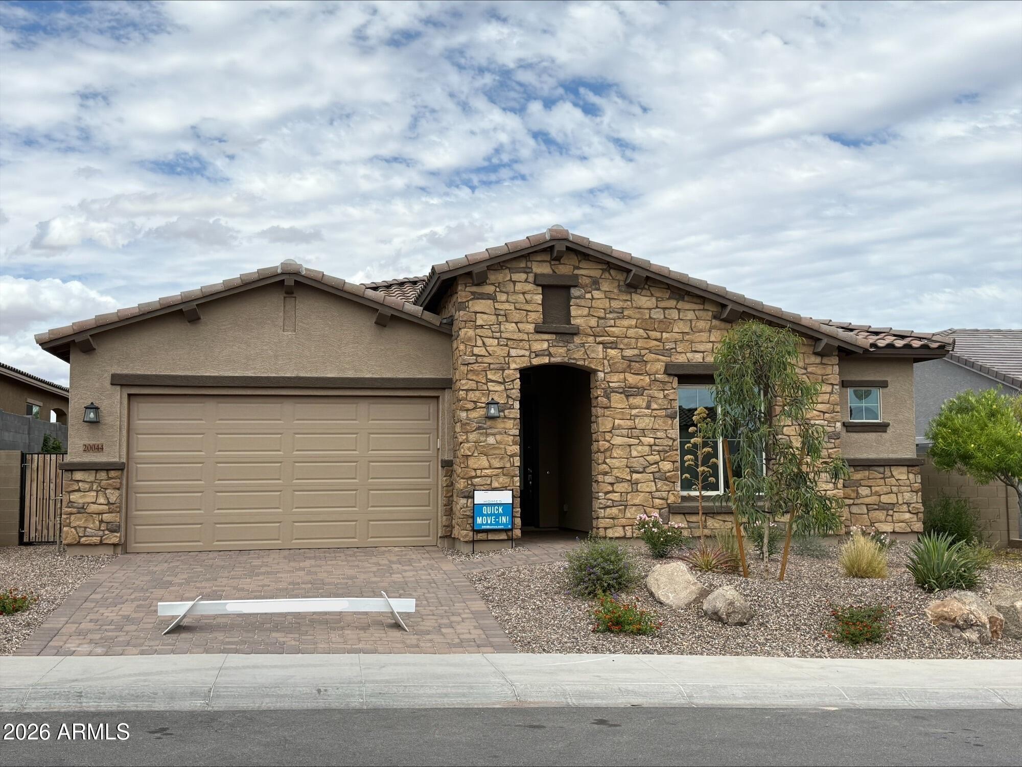 20044 W EL NIDO Lane, Litchfield Park, AZ 85340 — Photo 1 of 16