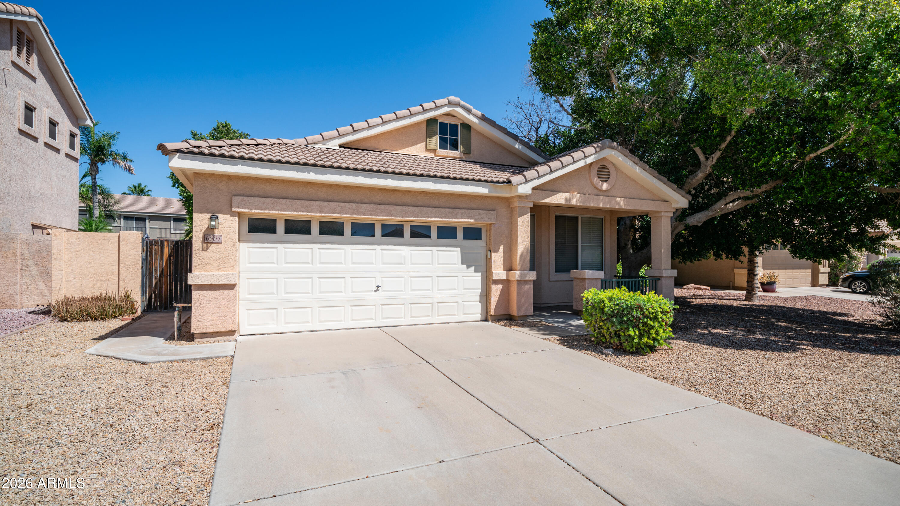 6904 W PONTIAC Drive, Glendale, AZ 85308