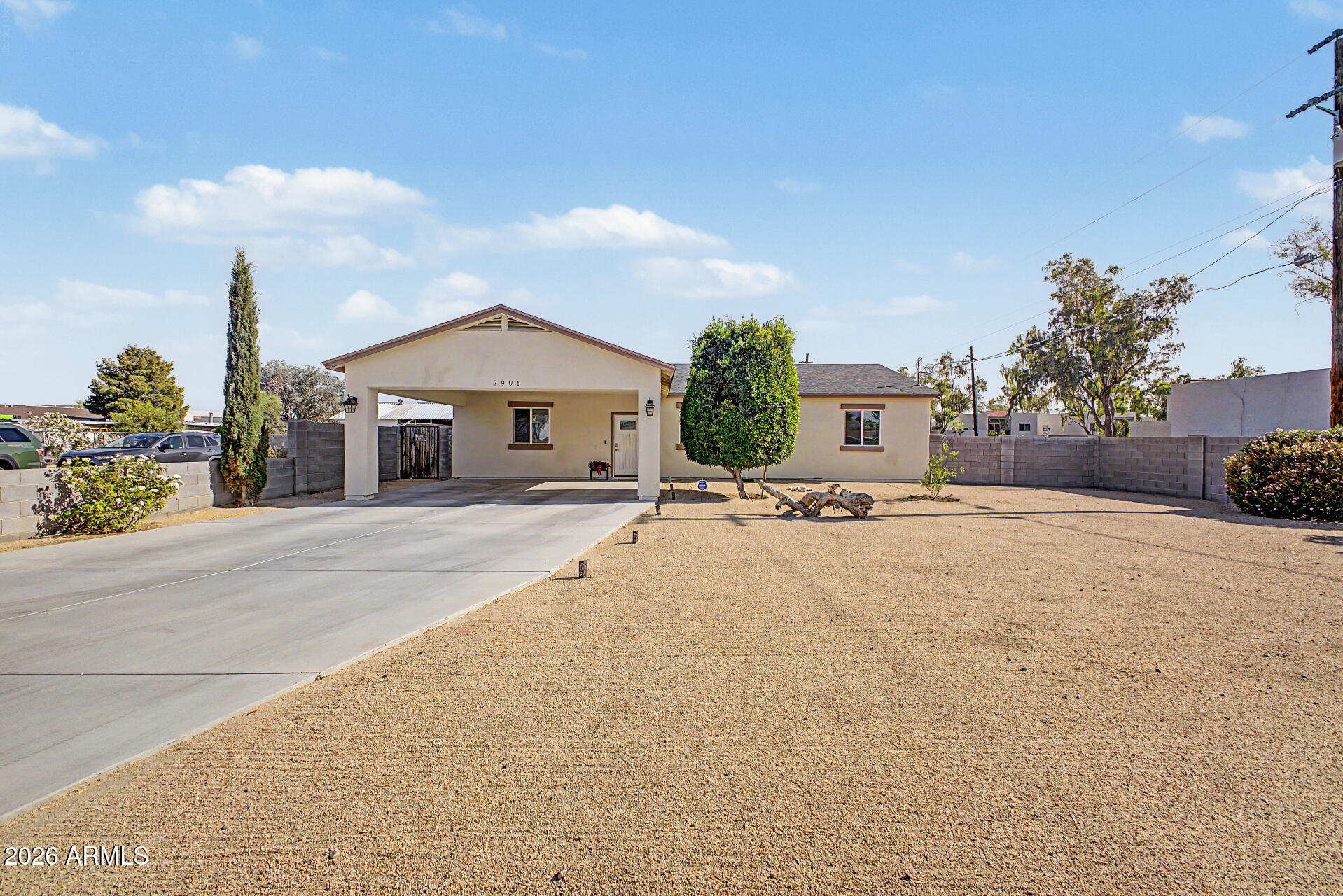 2901 E PARADISE Lane, Phoenix, AZ 85032