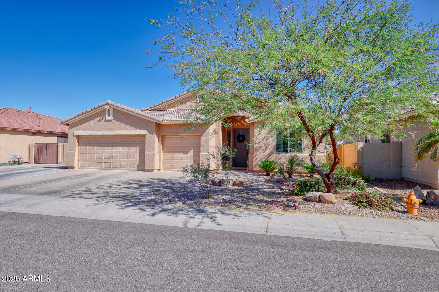 1192 E SPRINGFIELD Place, Chandler, AZ 85286 — Photo 1 of 27