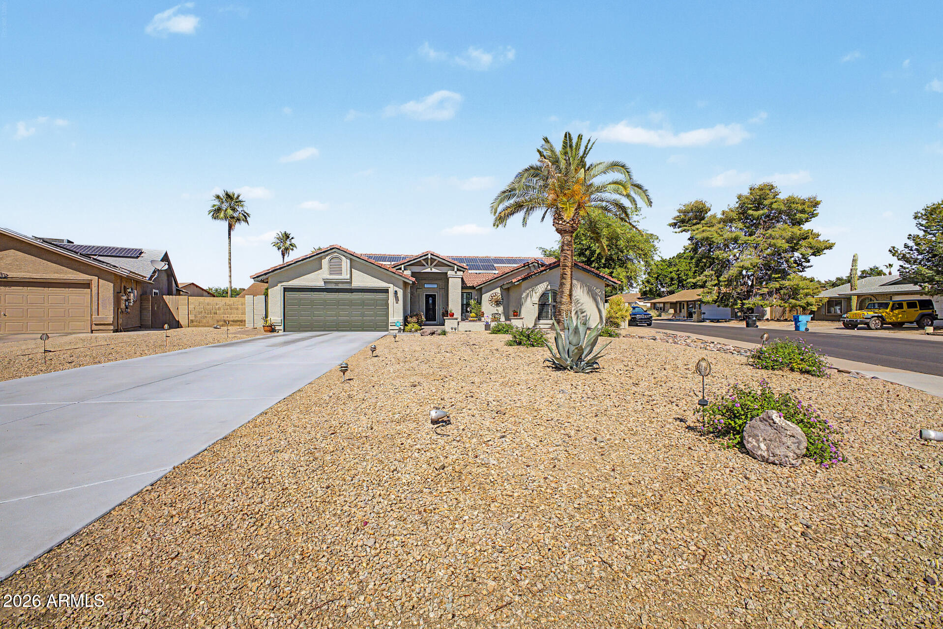 816 E GRANDVIEW Road, Phoenix, AZ 85022 — Photo 1 of 35