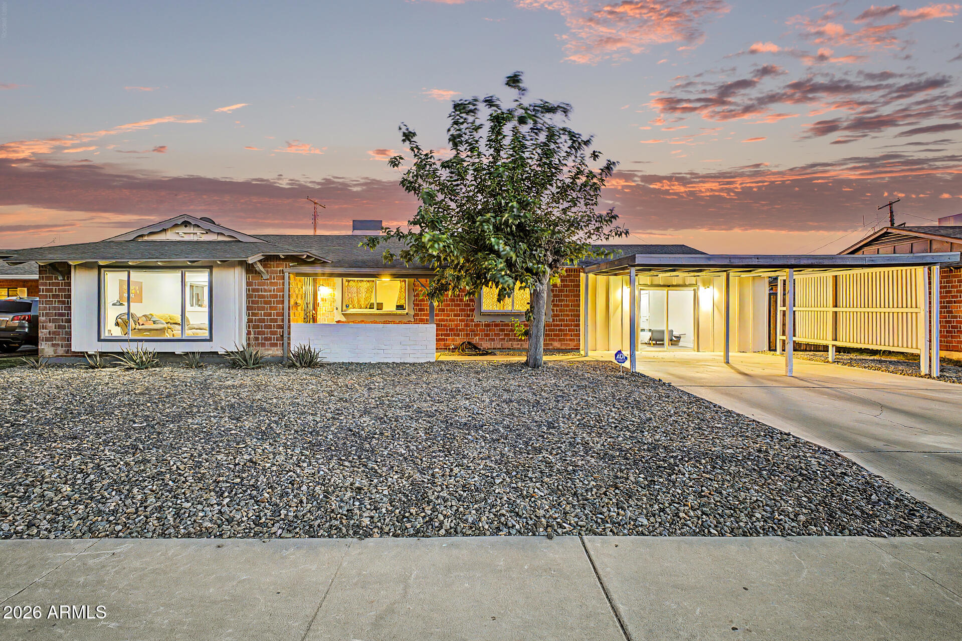 3925 W KRALL Street, Phoenix, AZ 85019