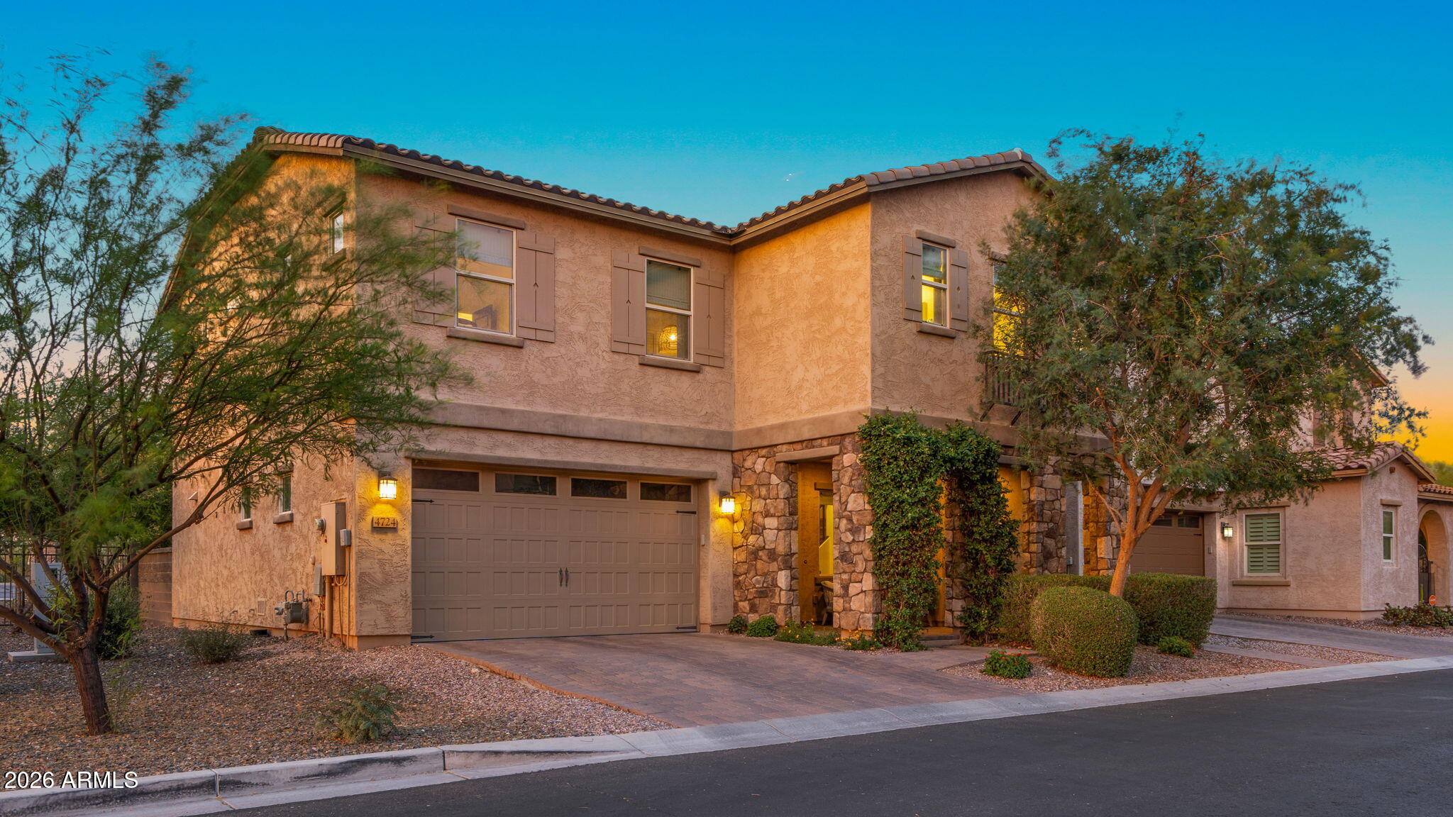 4724 E PARKSIDE Lane, Phoenix, AZ 85050
