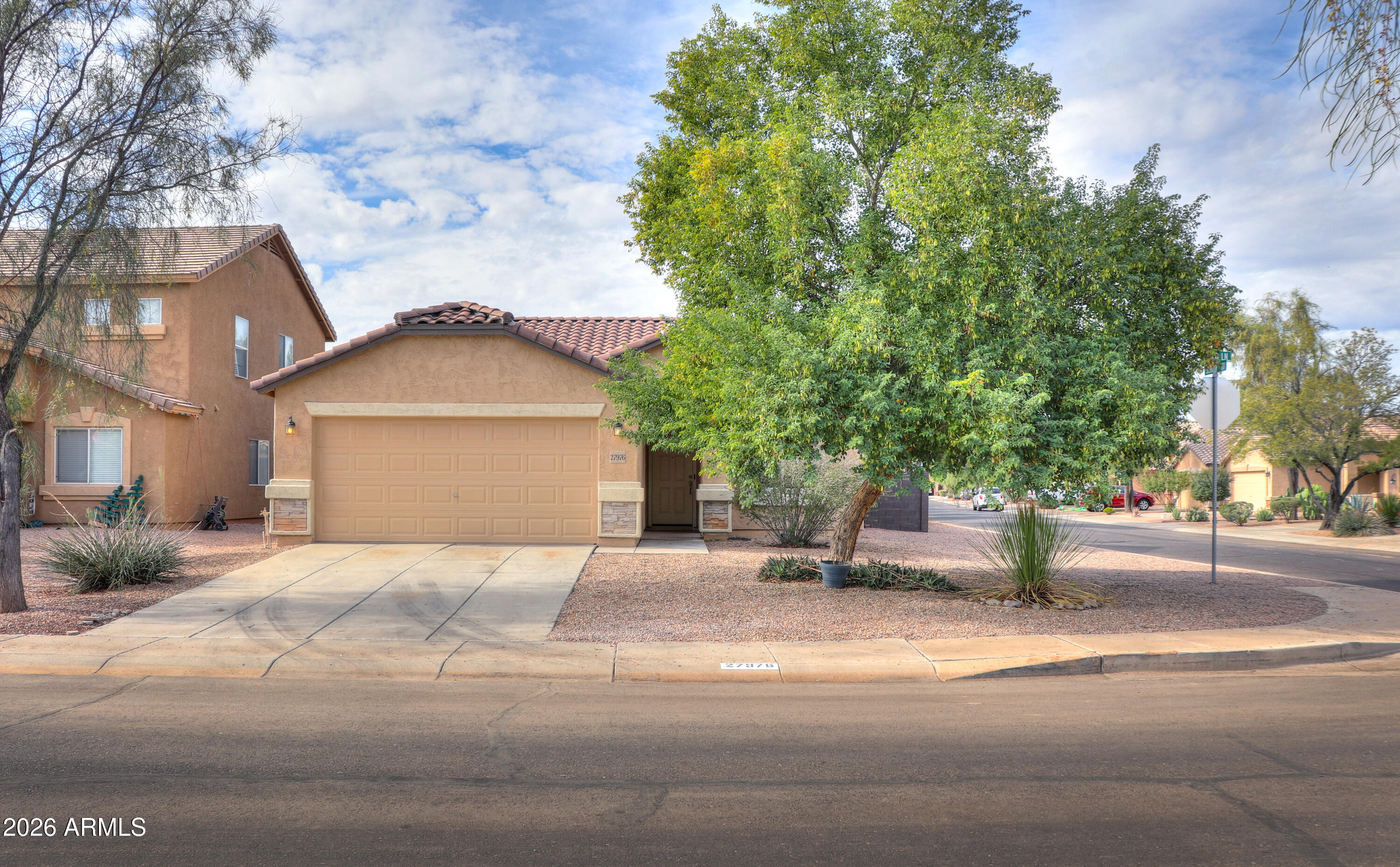 27976 N GOLD Lane, San Tan Valley, AZ 85143