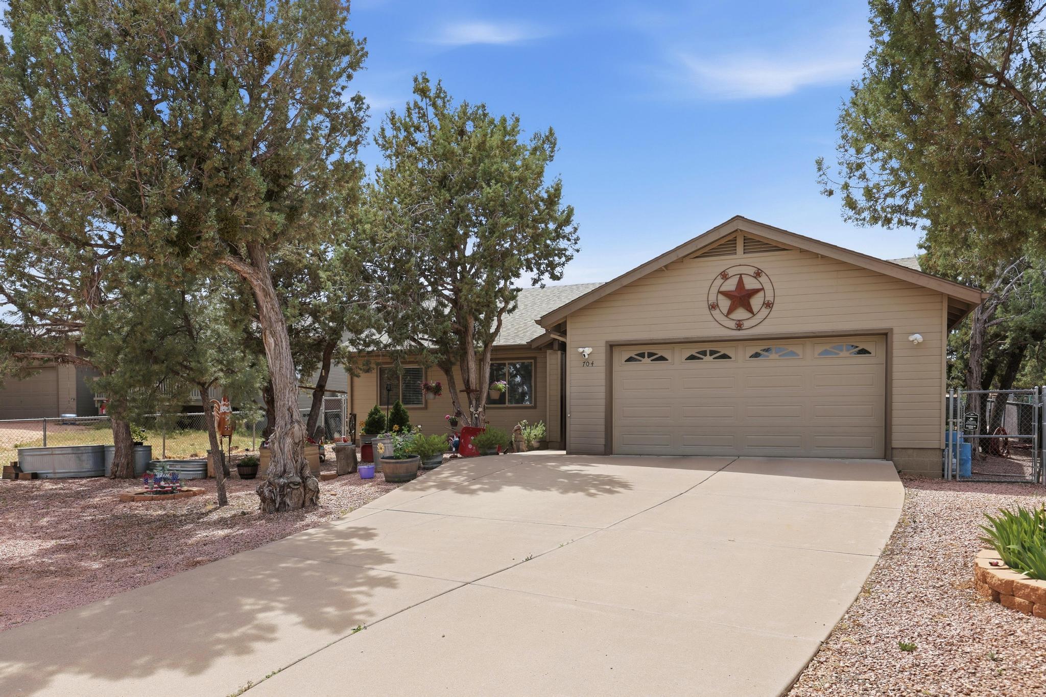 704 N Snead Drive, Payson, AZ 85541 — Photo 1 of 30