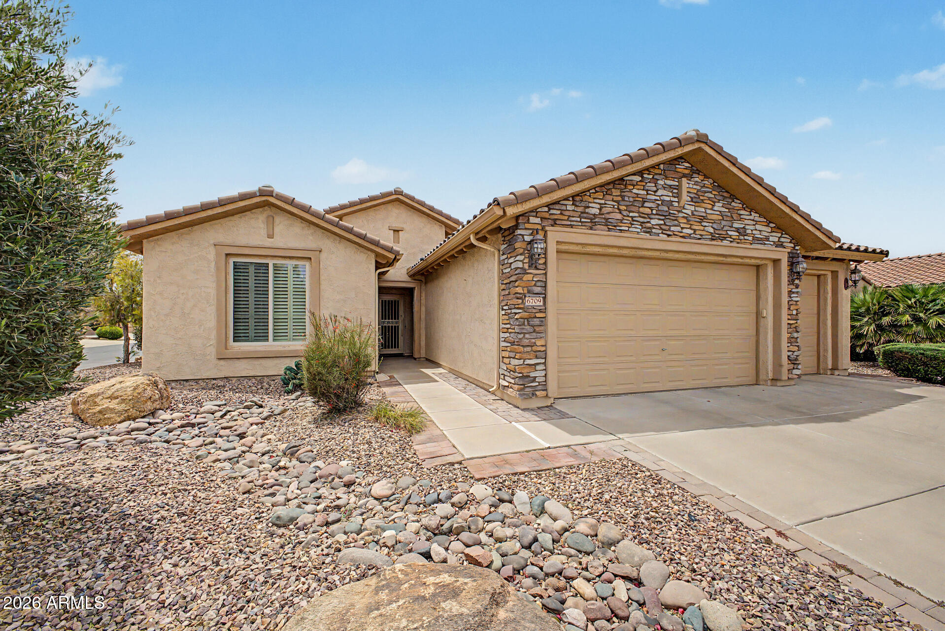 6709 W WILLOW Way, Florence, AZ 85132