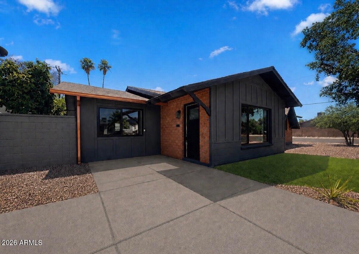 8201 E WHITTON Avenue, Scottsdale, AZ 85251